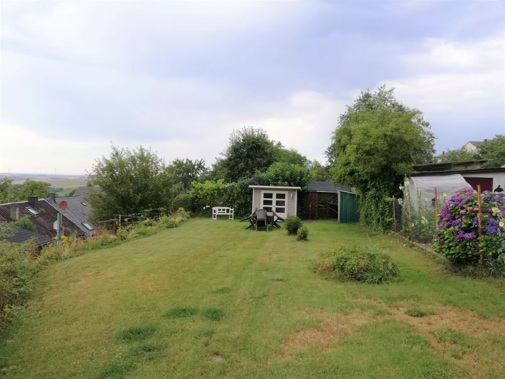 Geräumiges Ferienhaus in Holzerath mit Garten-Dehors
