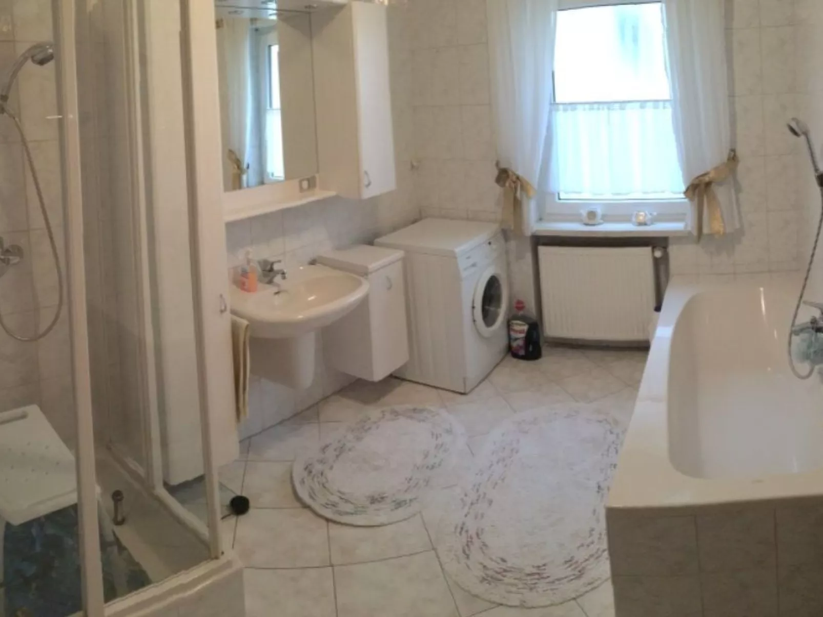 Große Ferienwohnung in Gosberg mit Terrasse, Garten und Grill