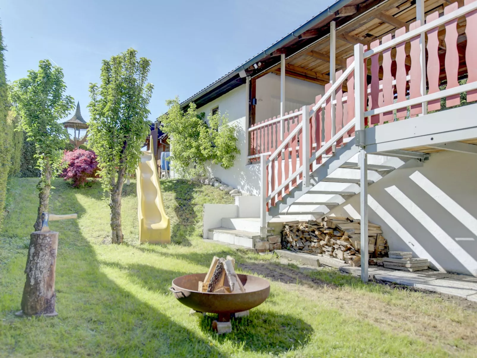 Gemütlicher Bungalow-Draußen