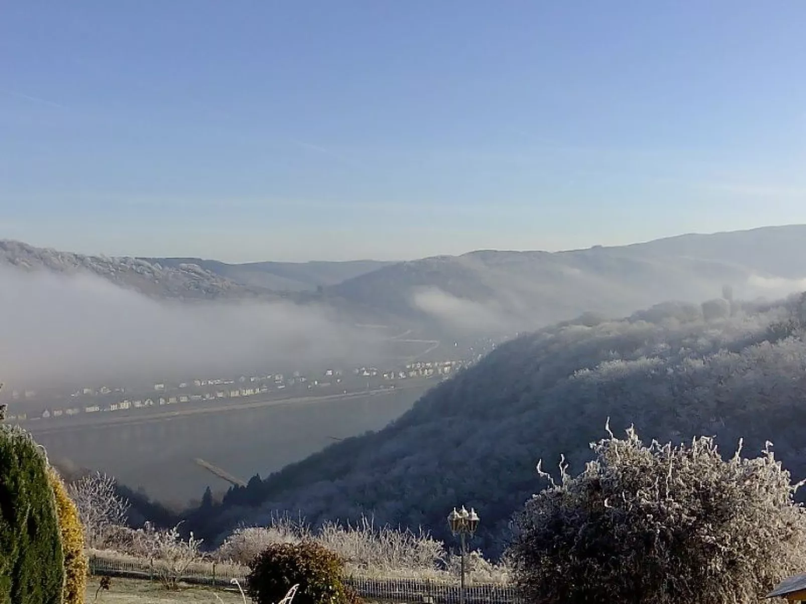 Mit Balkon und Rheinblick-Image-tags.info