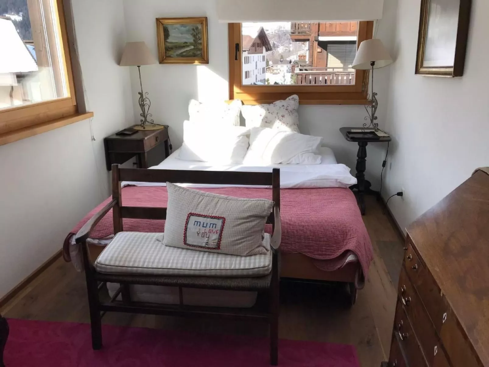 Hus Tschuetta-Image-tags.info