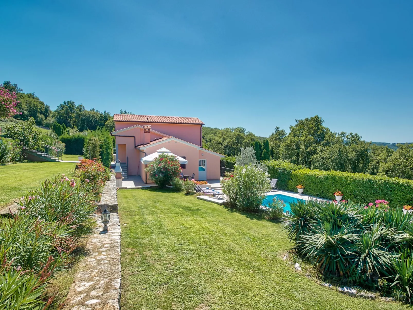 "Ines" mit Whirlpool-Outside