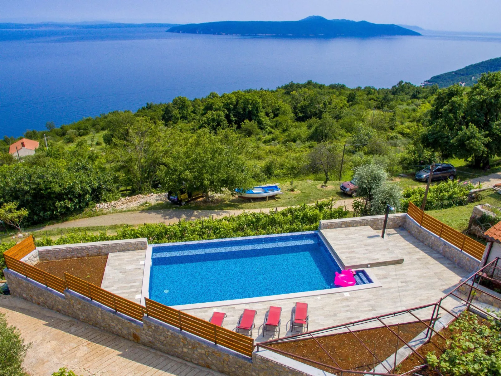 Mit großem Garten und Pool-Draußen