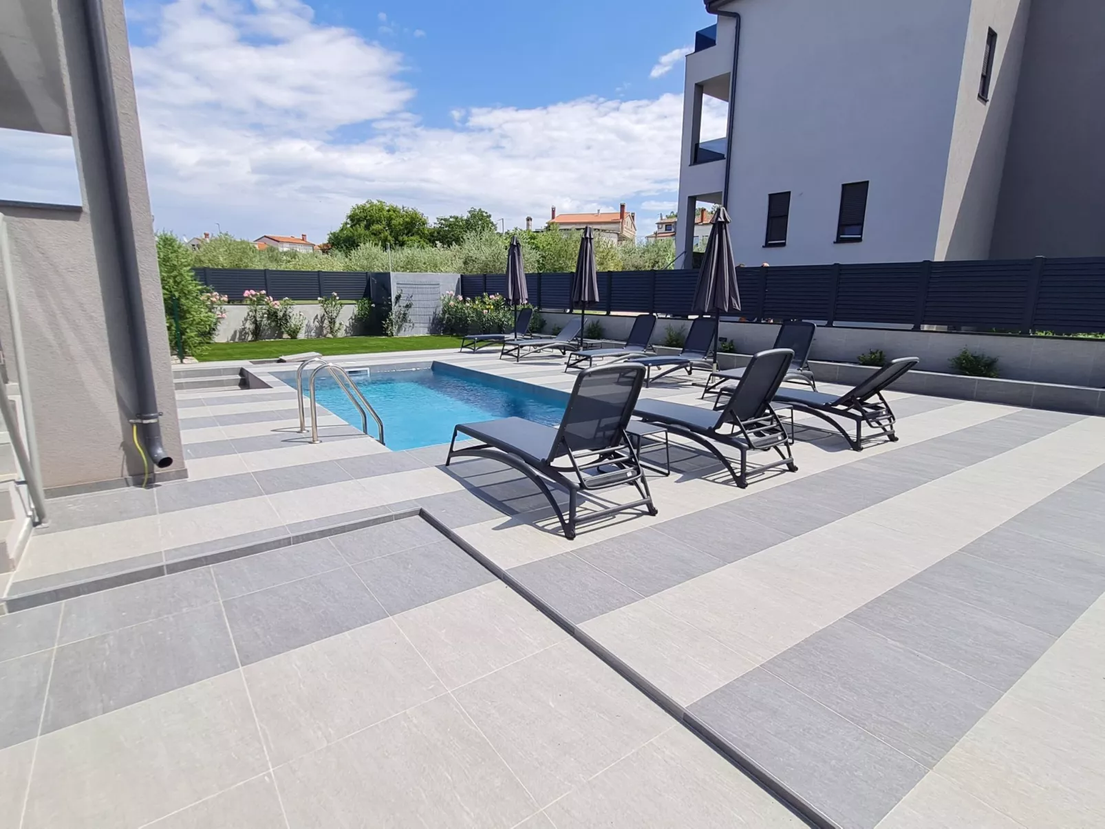 Villa "Val 22" mit Pool, Fitness und Sauna-Draußen