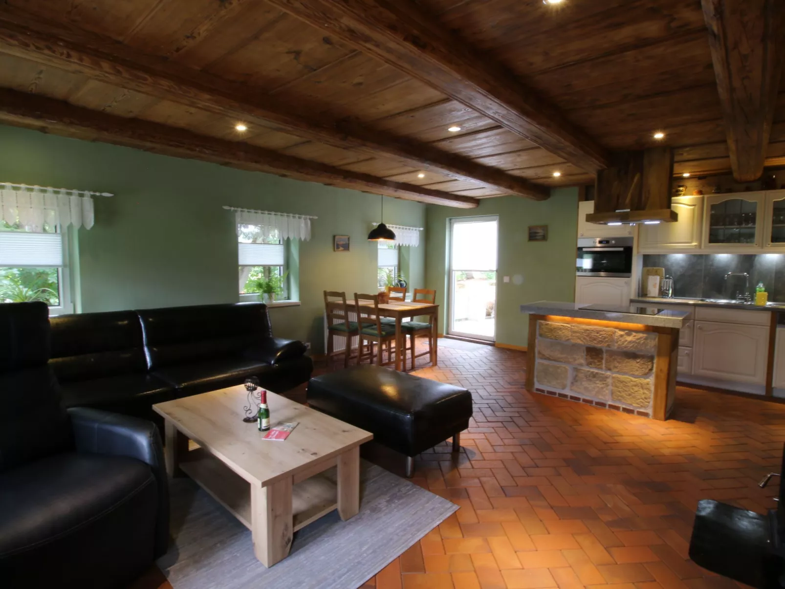 Appartement mit Garten, Grill und Terrasse