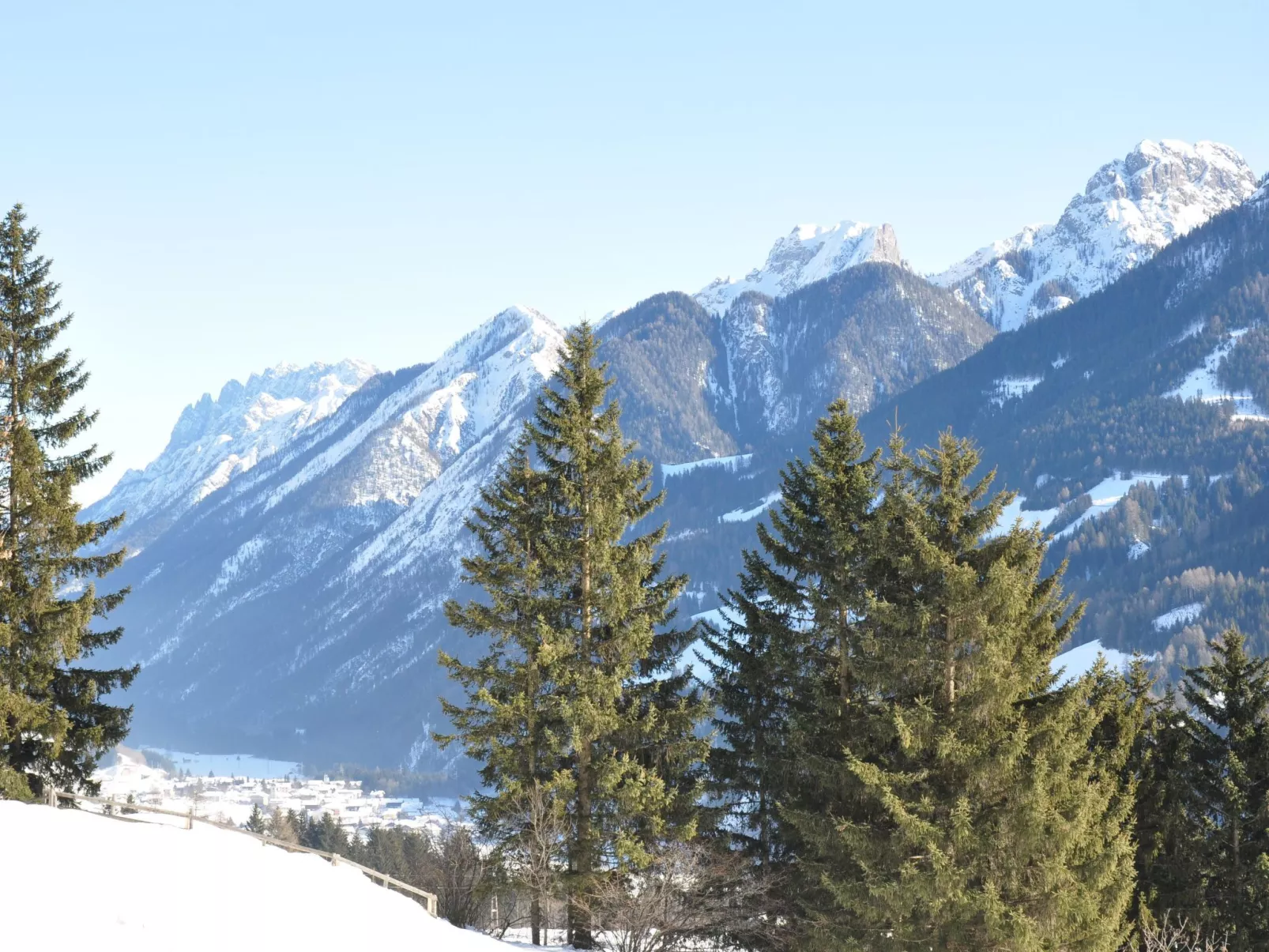 In Strassen mit Privatem Pool-Outside