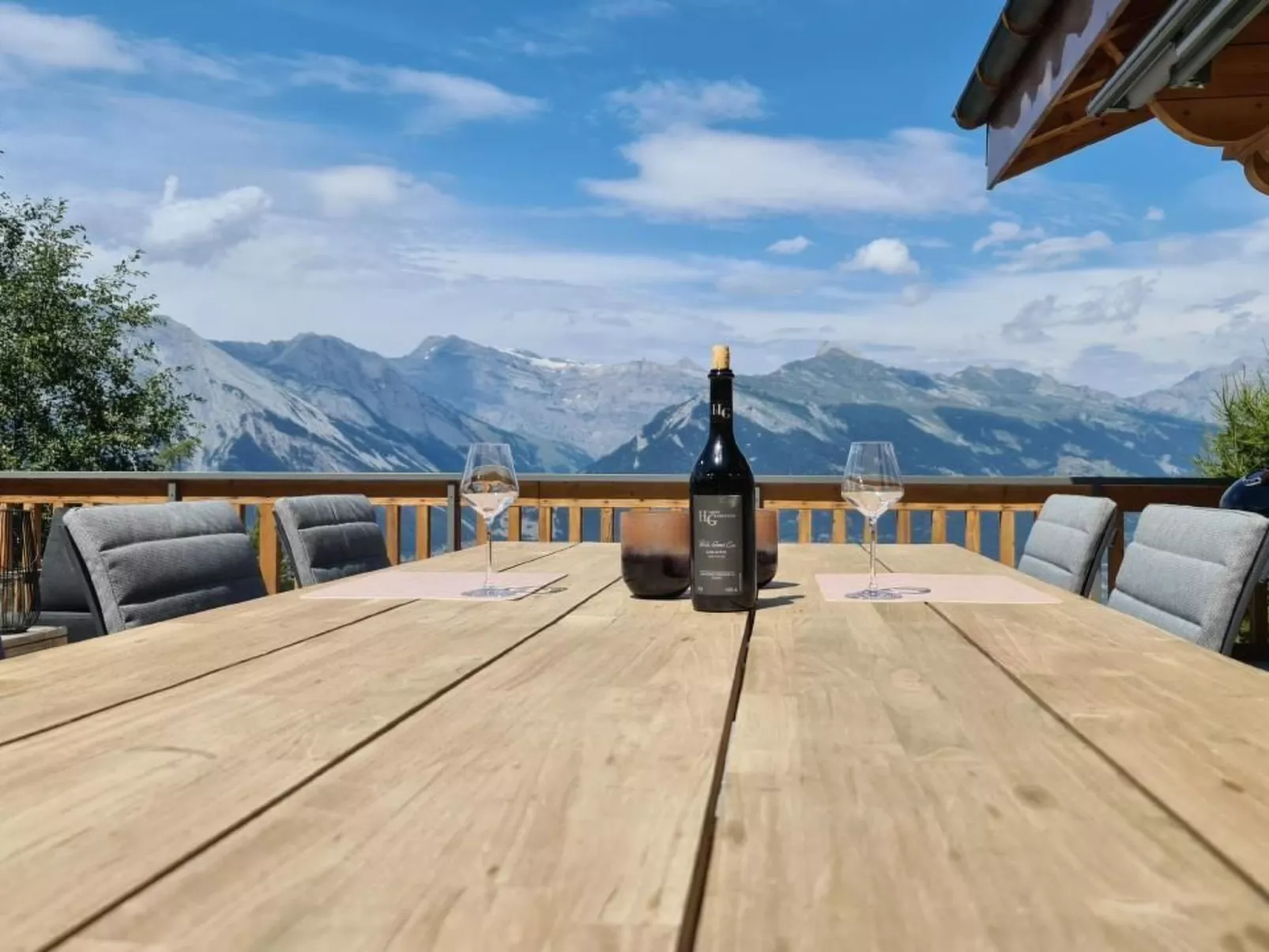 Charming Chalet Doux Douze-Image-tags.info