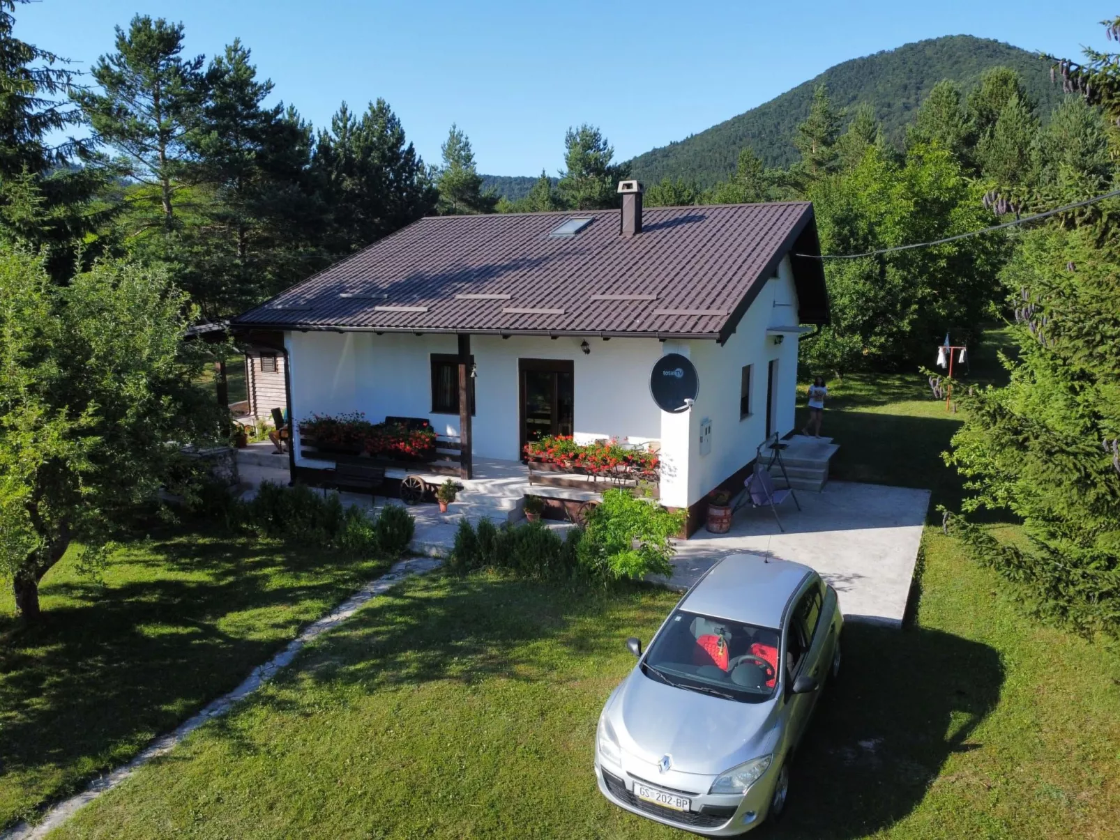 Mit Garten, Grill und Terrasse-Outside
