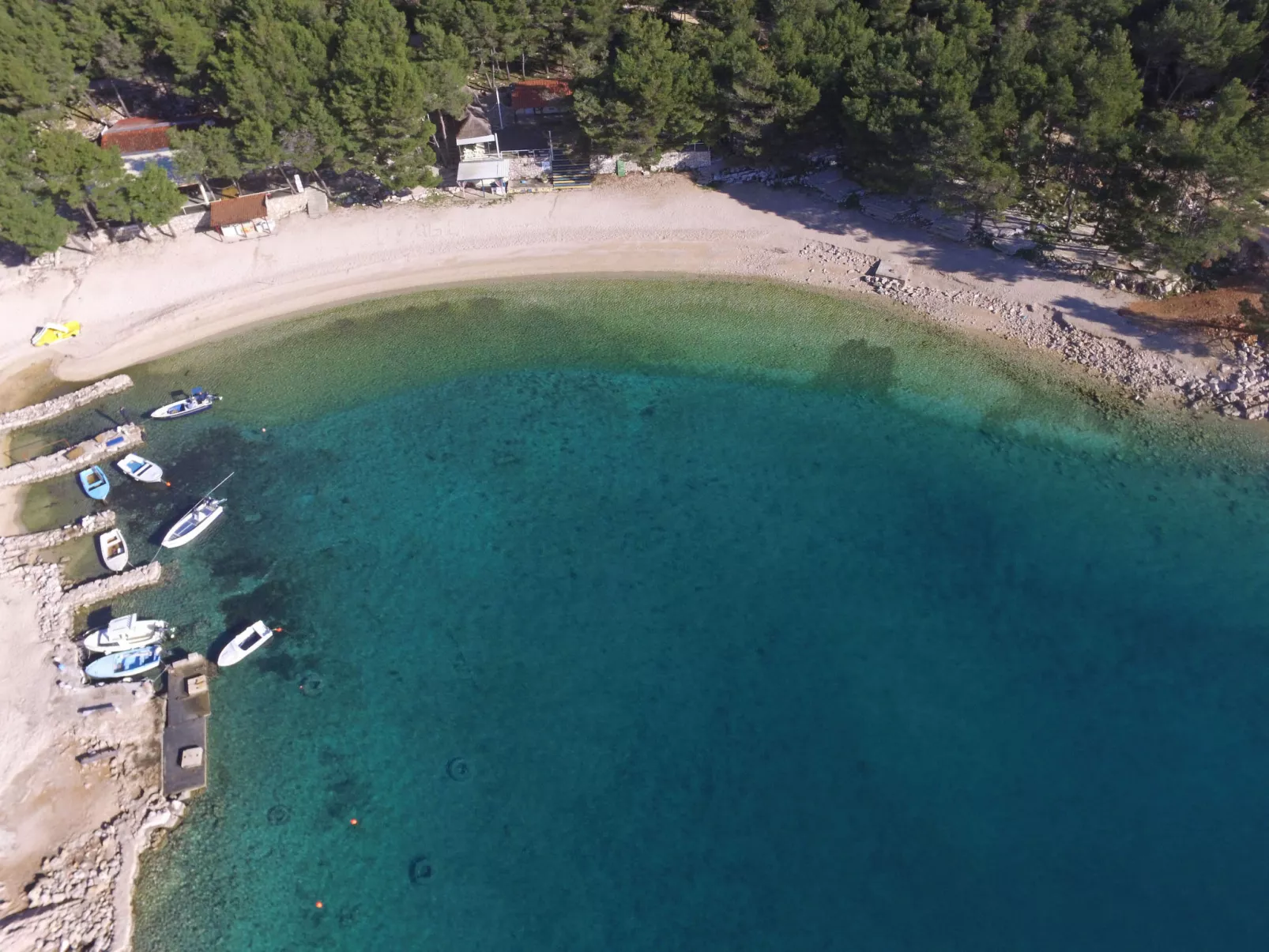 Mit Wasserblick-Area