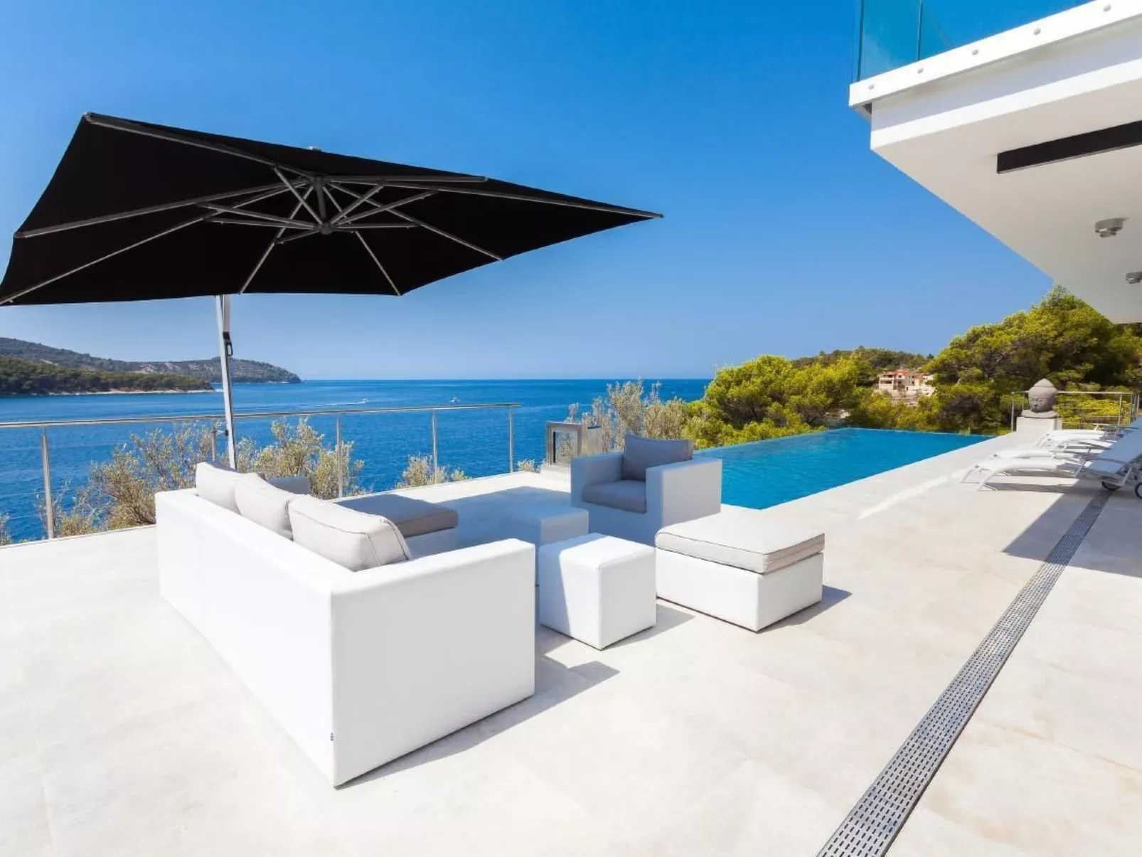 Villa Style and Sea-Inside