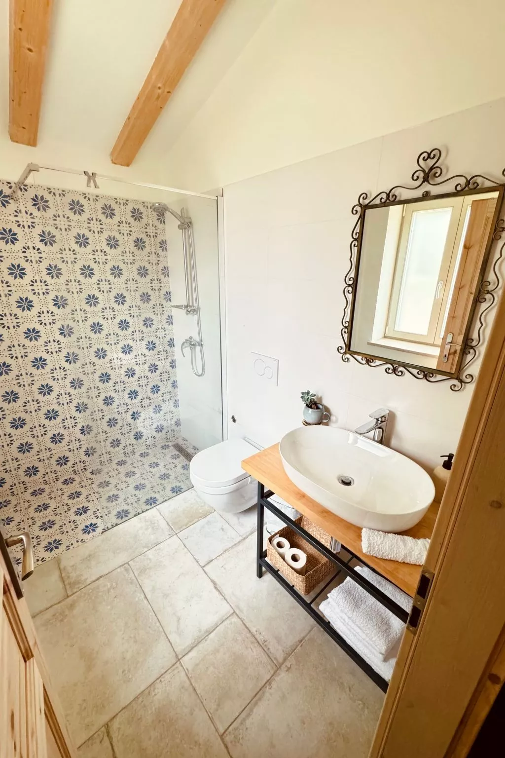 Ferienvilla mit Garten, Grill und Terrasse-Drinnen