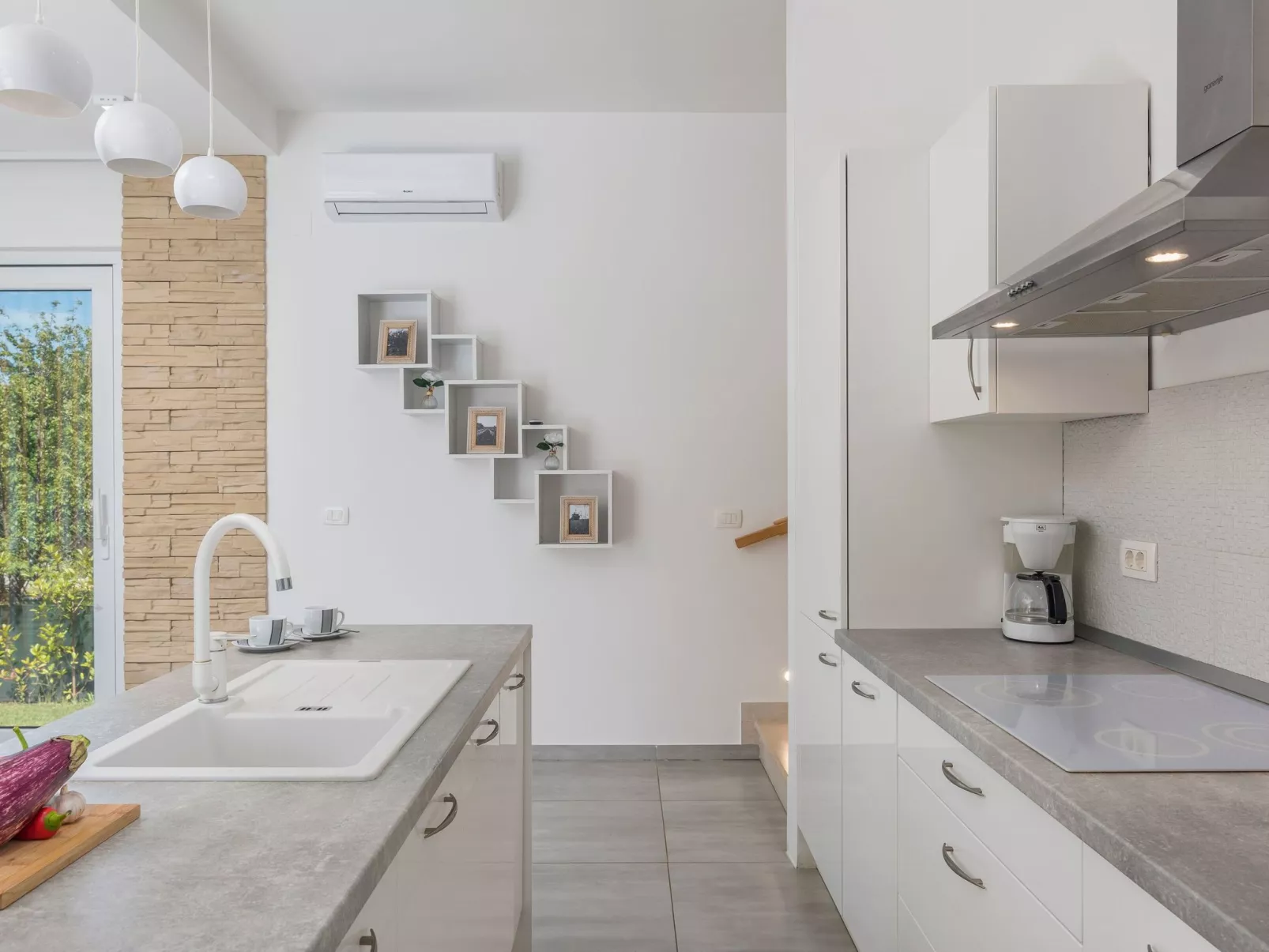 'Villa Selest' mit Wasserblick-Image-tags.info