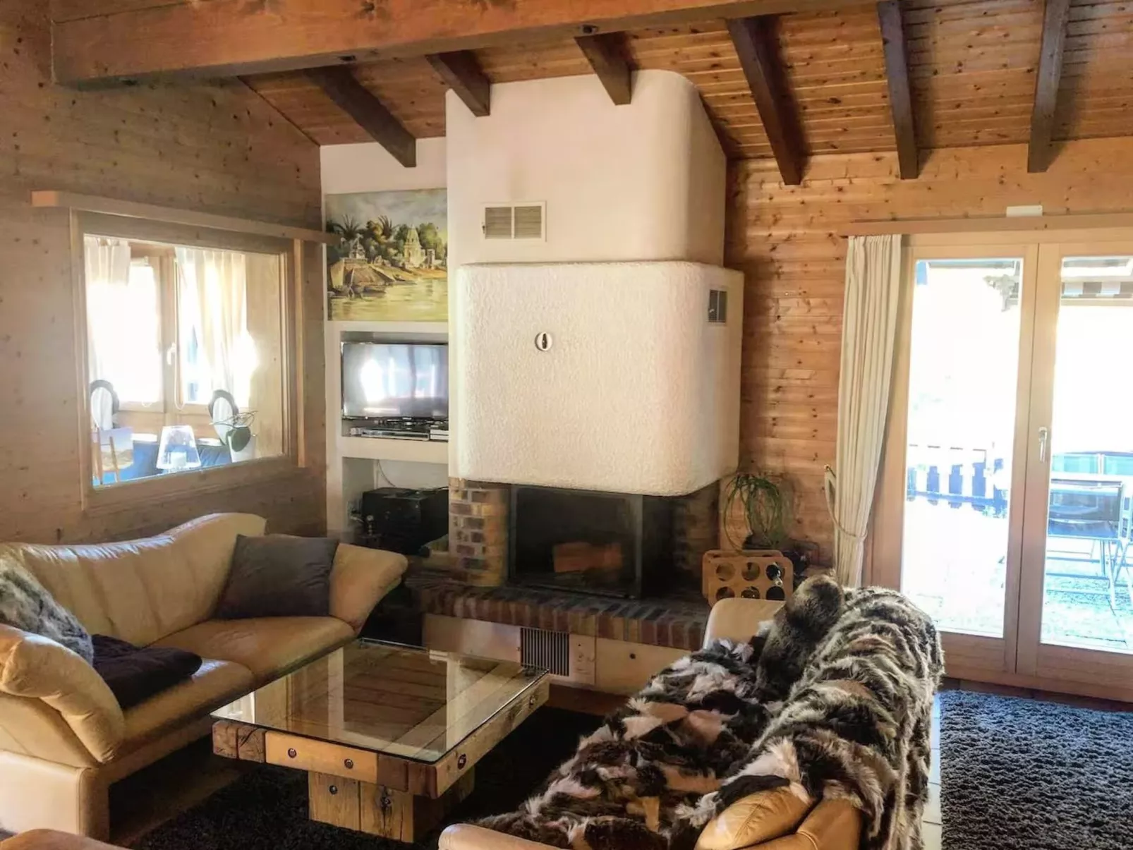 Chalet mit Seeblick, Jacuzzi, Sauna und Garten-Inside