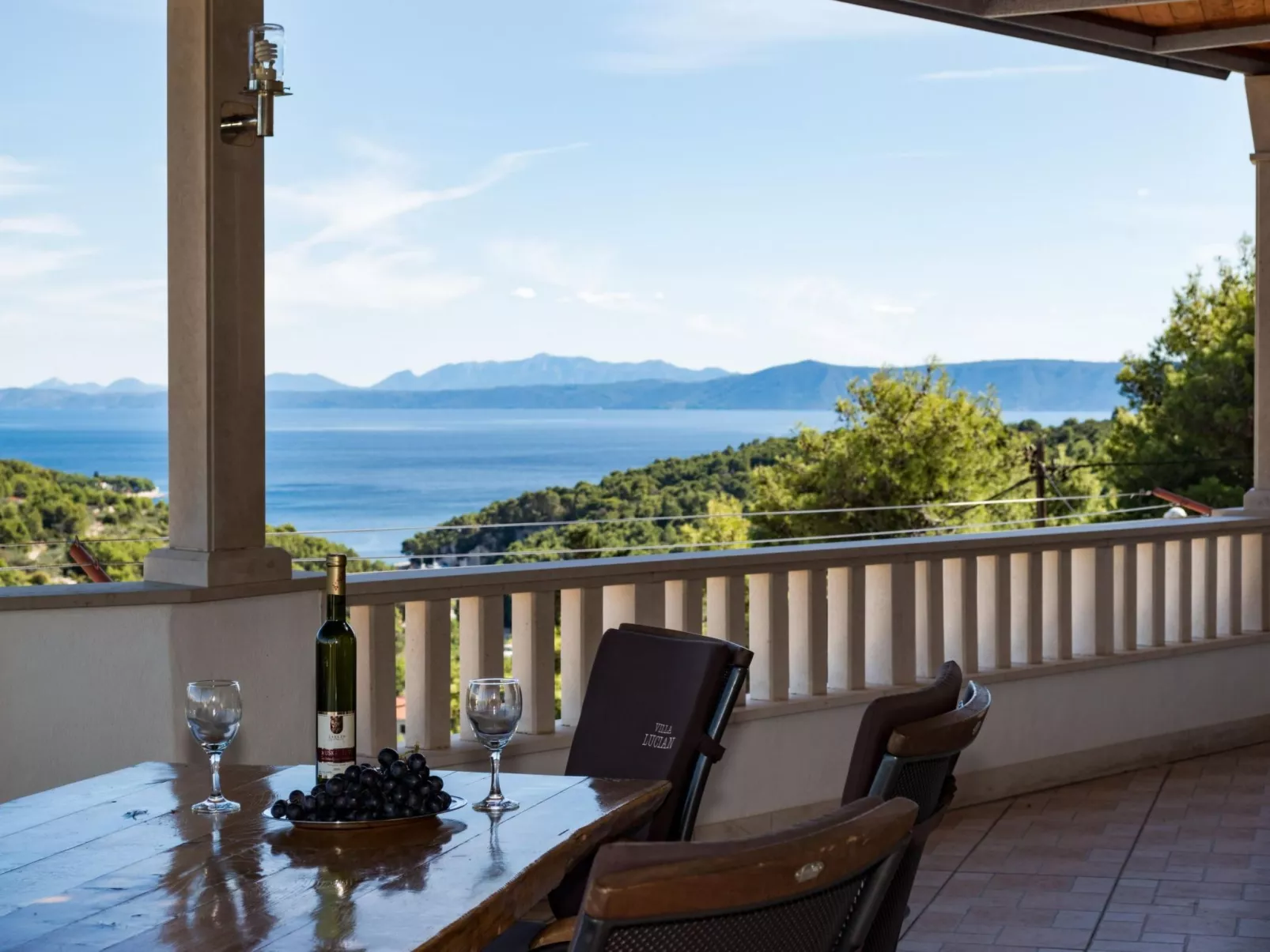 Ferienvilla "Lucian" mit Blick auf das Wasser-Draußen