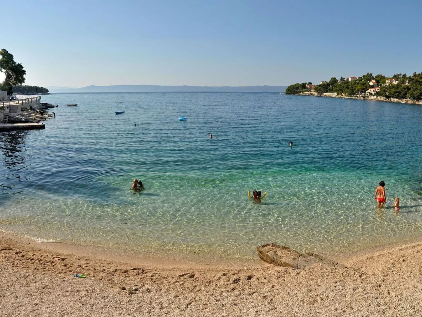 Komfortables Haus in Selca mit privatem Parkplatz-Draußen
