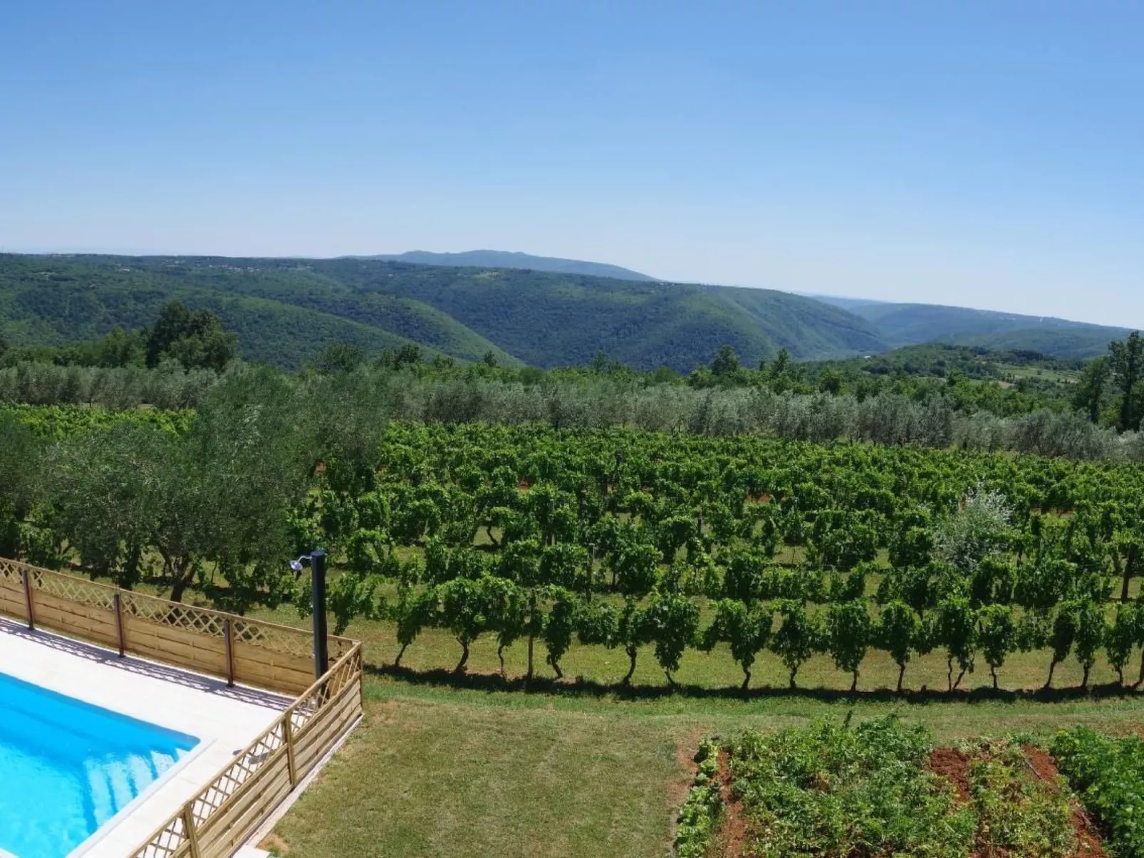 Wohnung mit privatem Pool und herrlicher Aussicht-Outside