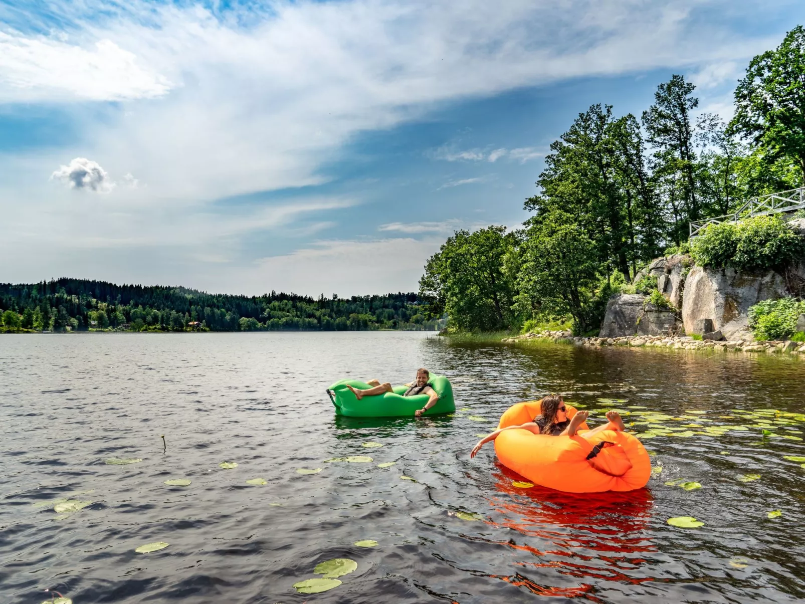 Schwedisches Glück, zwischen Wäldern und einem See-Outside