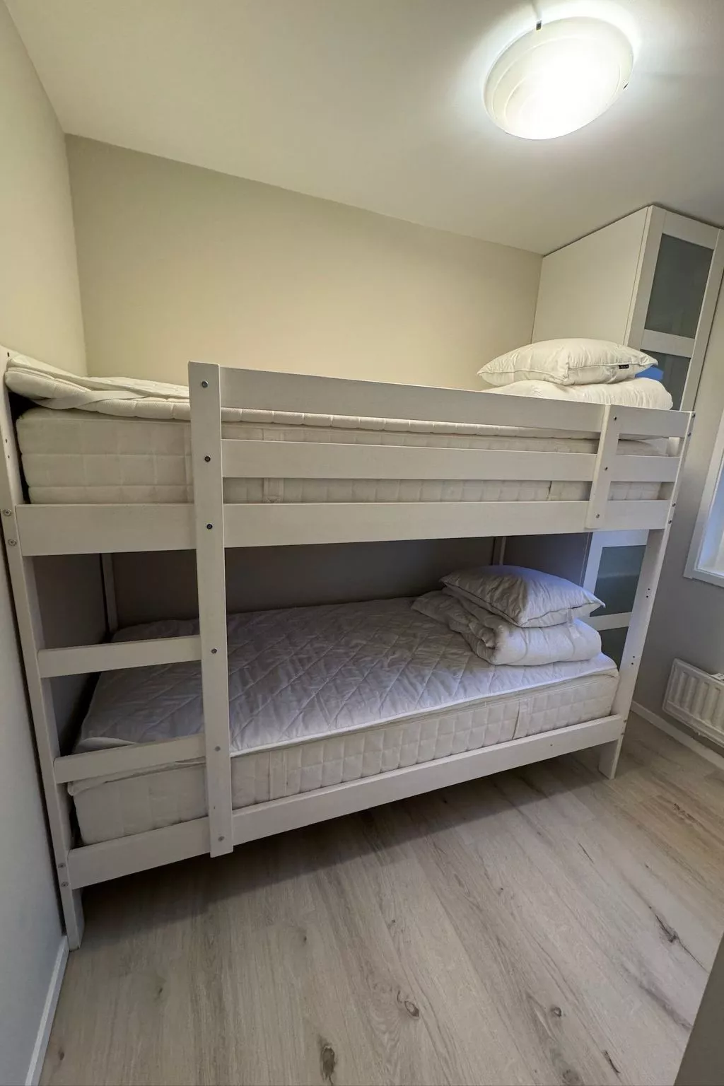 "Paradisvägen" direkt am Strand-Drinnen