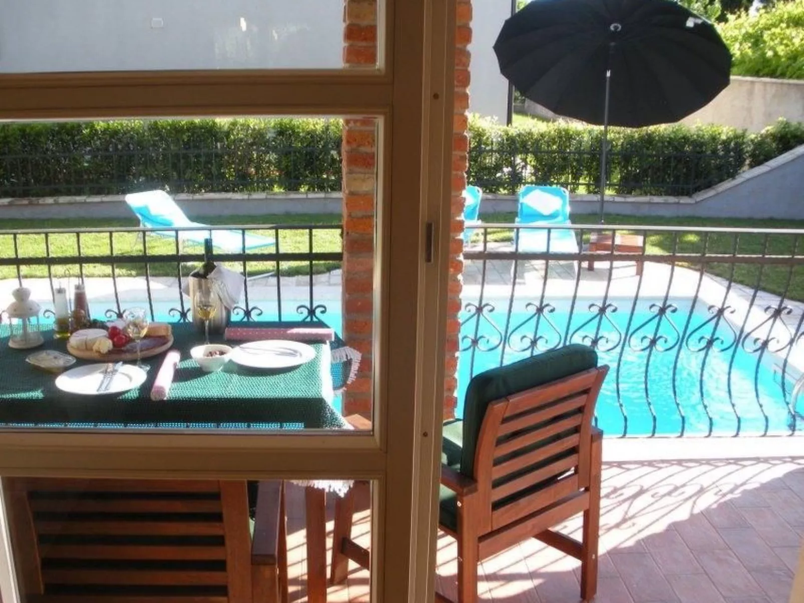 Großzügiges Ferienhaus mit Pool und Sonnenterrasse