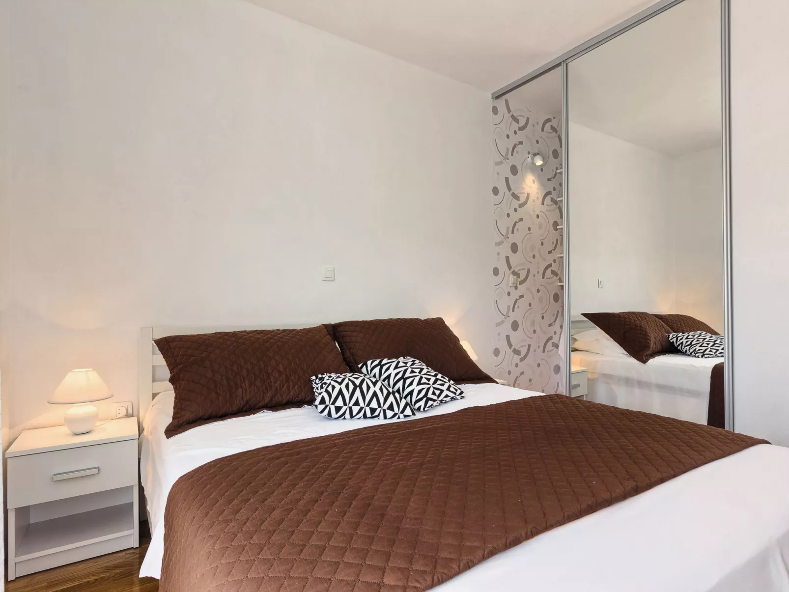 "Split Area Apartment"