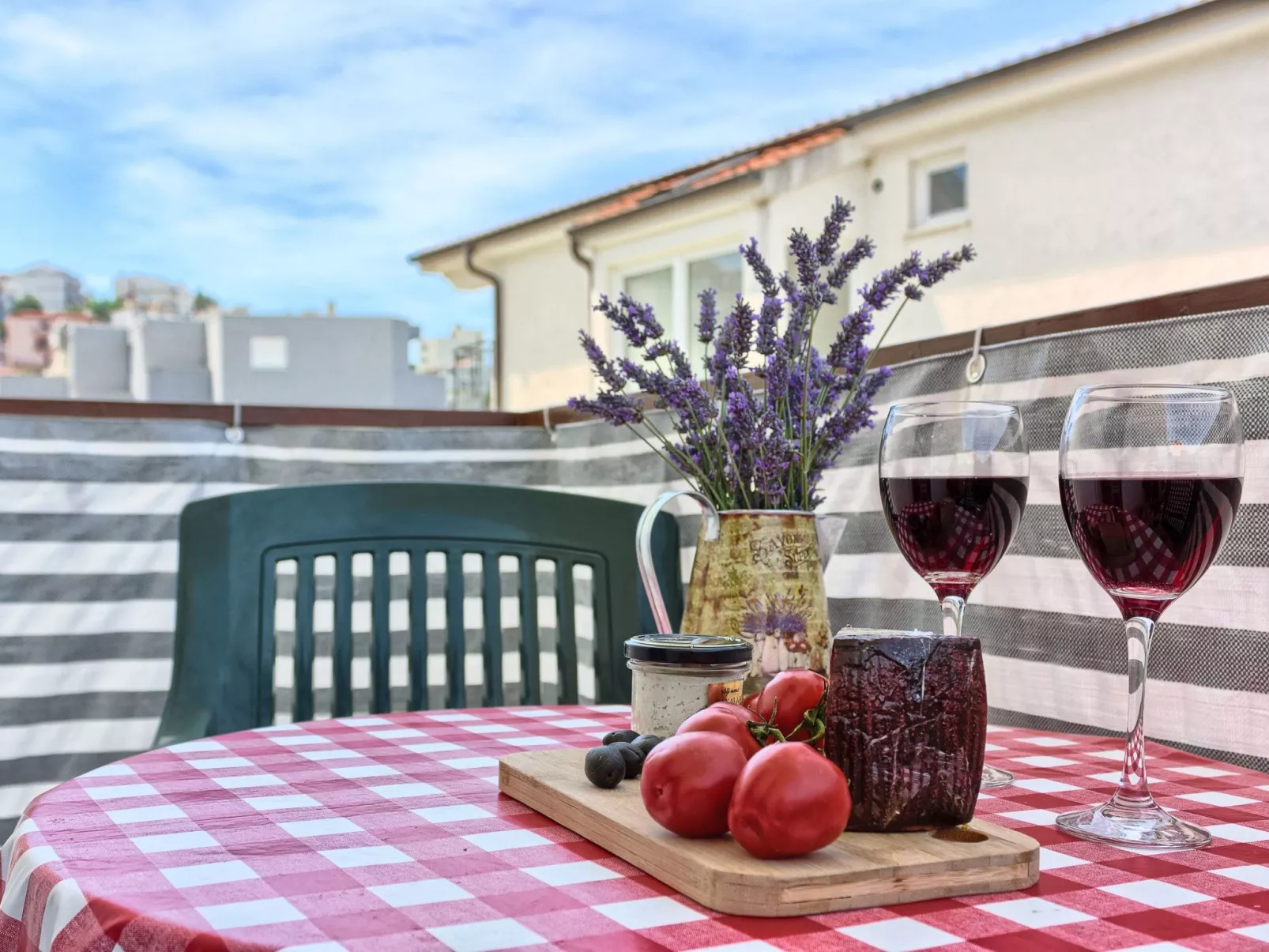 Gemütliches Studio mit Balkon