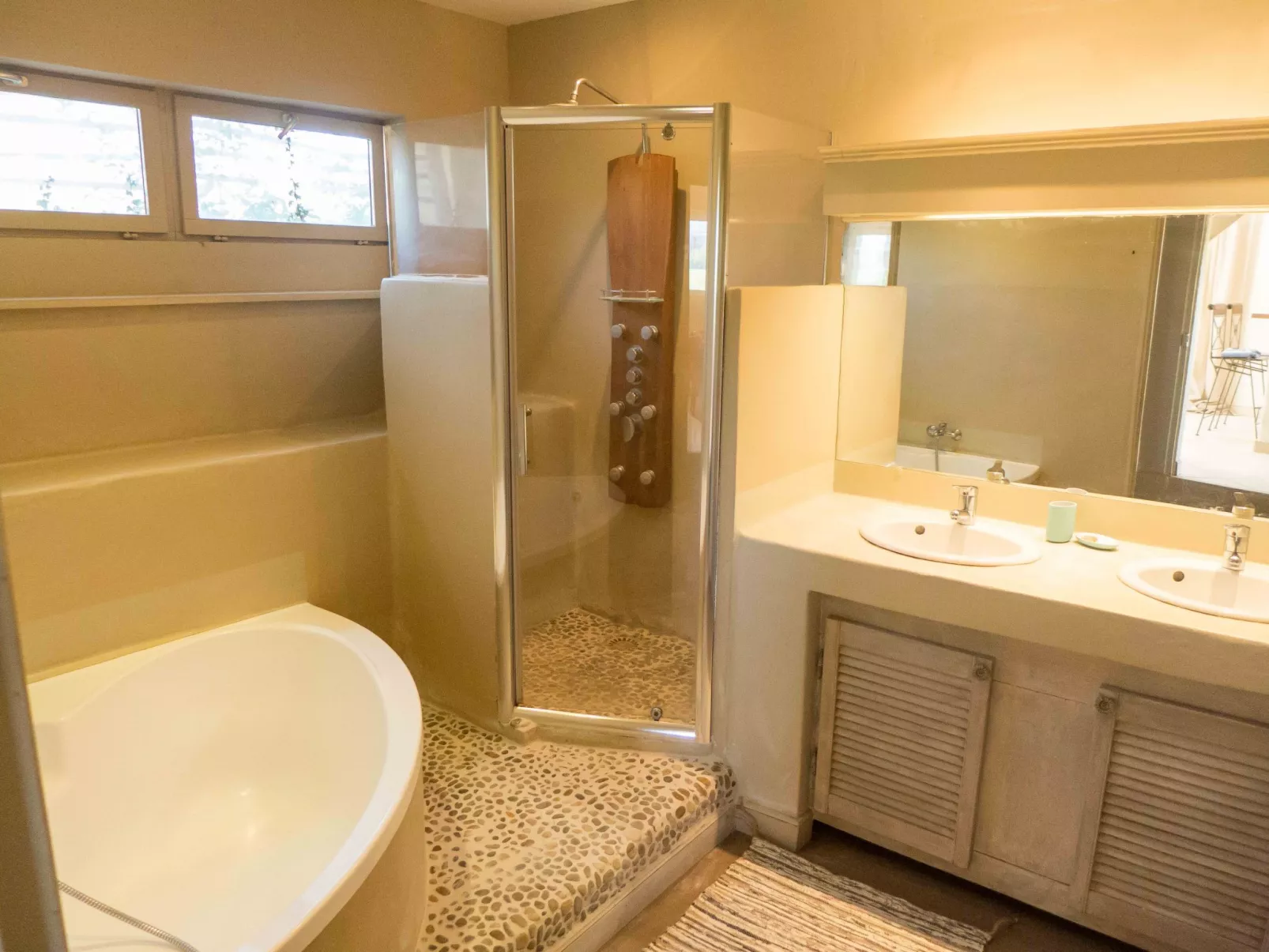 Villa mit Garten, Grill und Terrasse-Drinnen