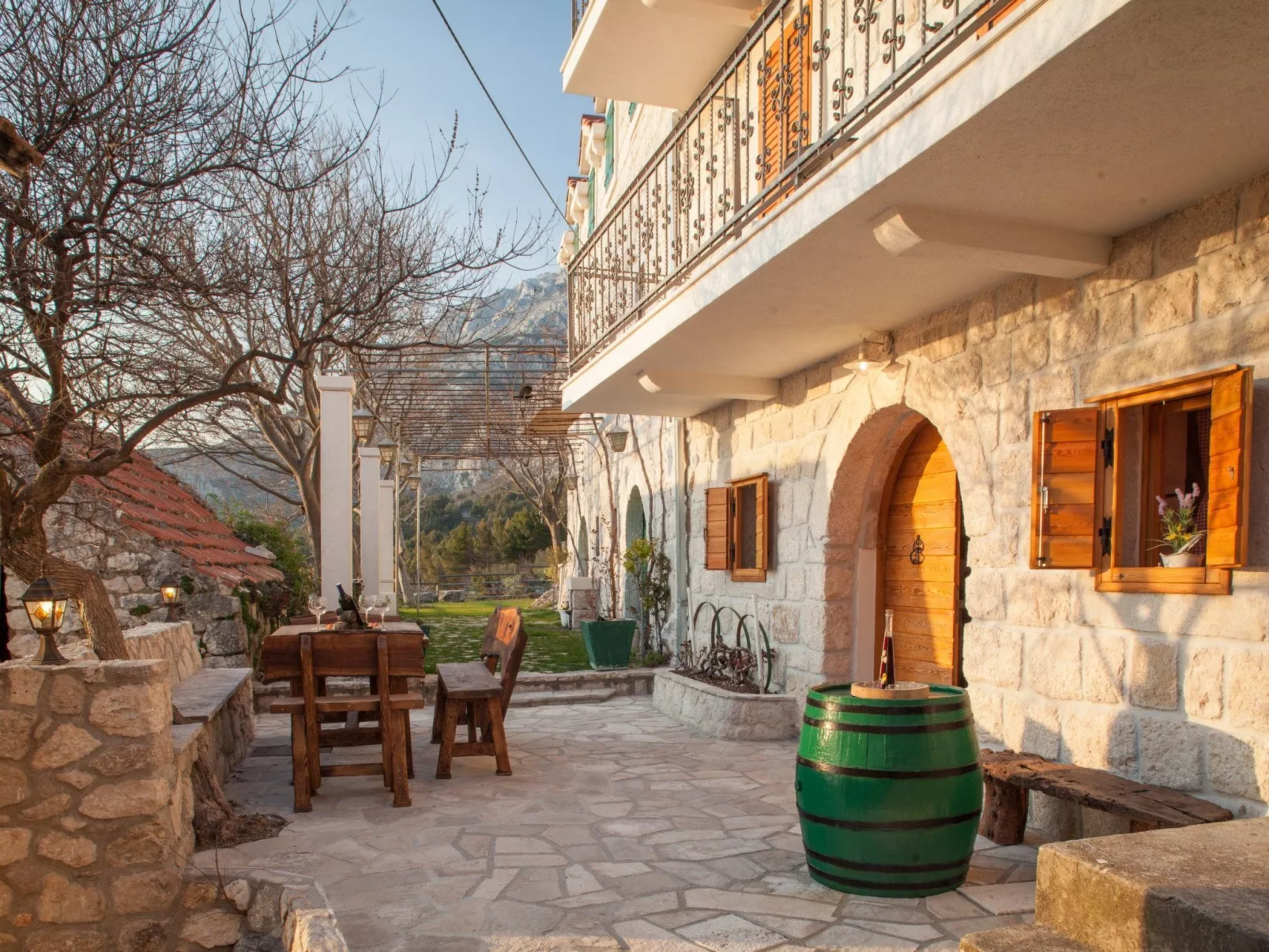 Charmantes Steinhaus mit Pool und Meerblick-Image-tags.info