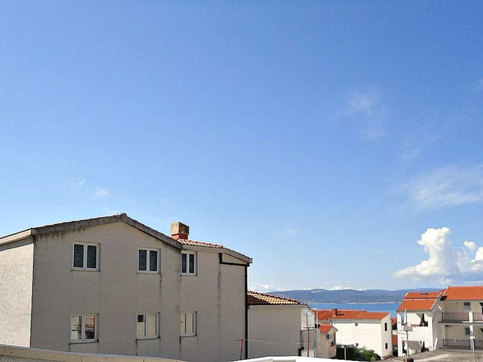 Wohnung mit Balkon und Meerblick in Strandnähe