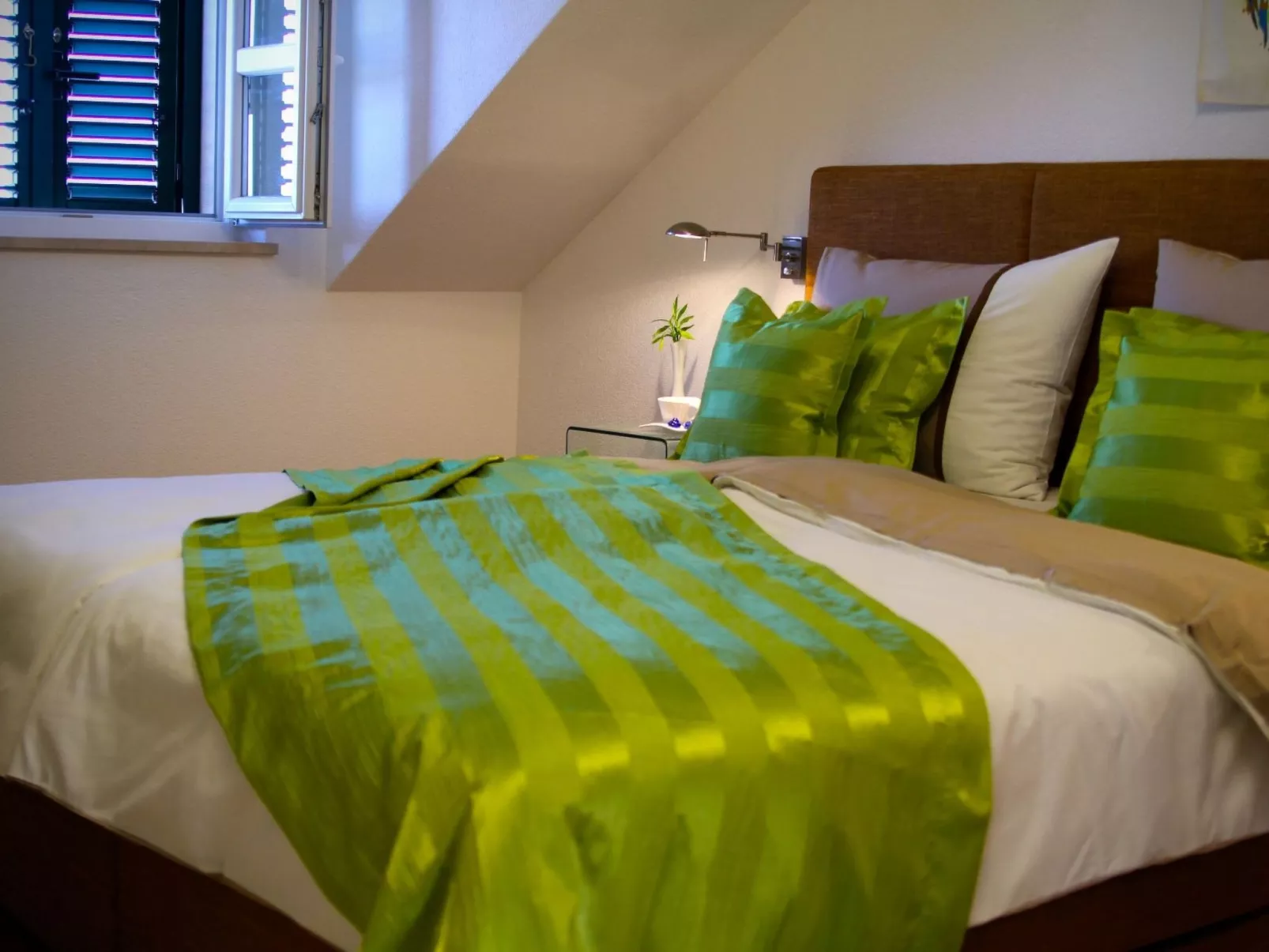 In Bol mit privatem Parkplatz-Drinnen