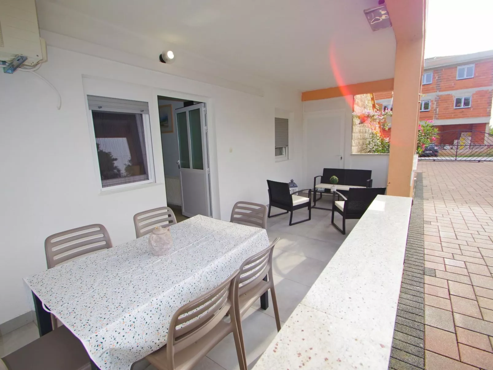 Angenehme Wohnung in Valbandon, Privatparkplatz-Outside