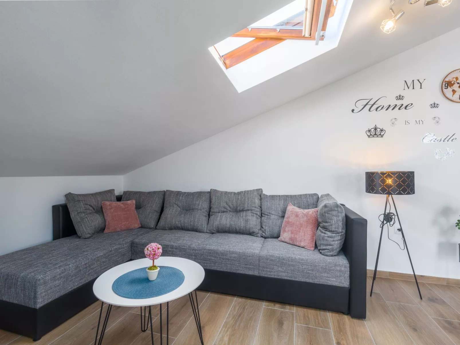 Resience Radovan 4-Inside