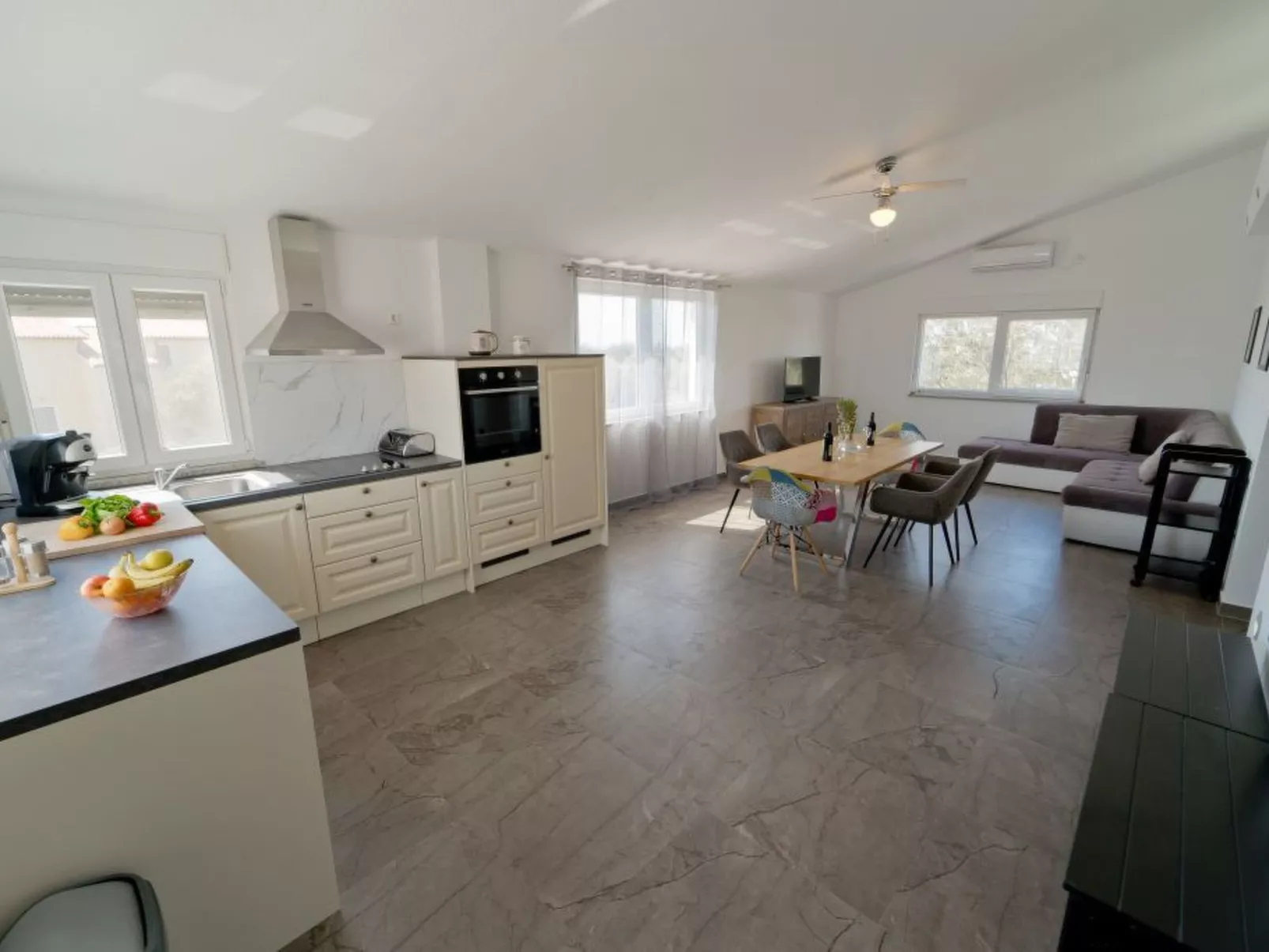 Mit privatem beheiztem Schwimmbad-Image-tags.info