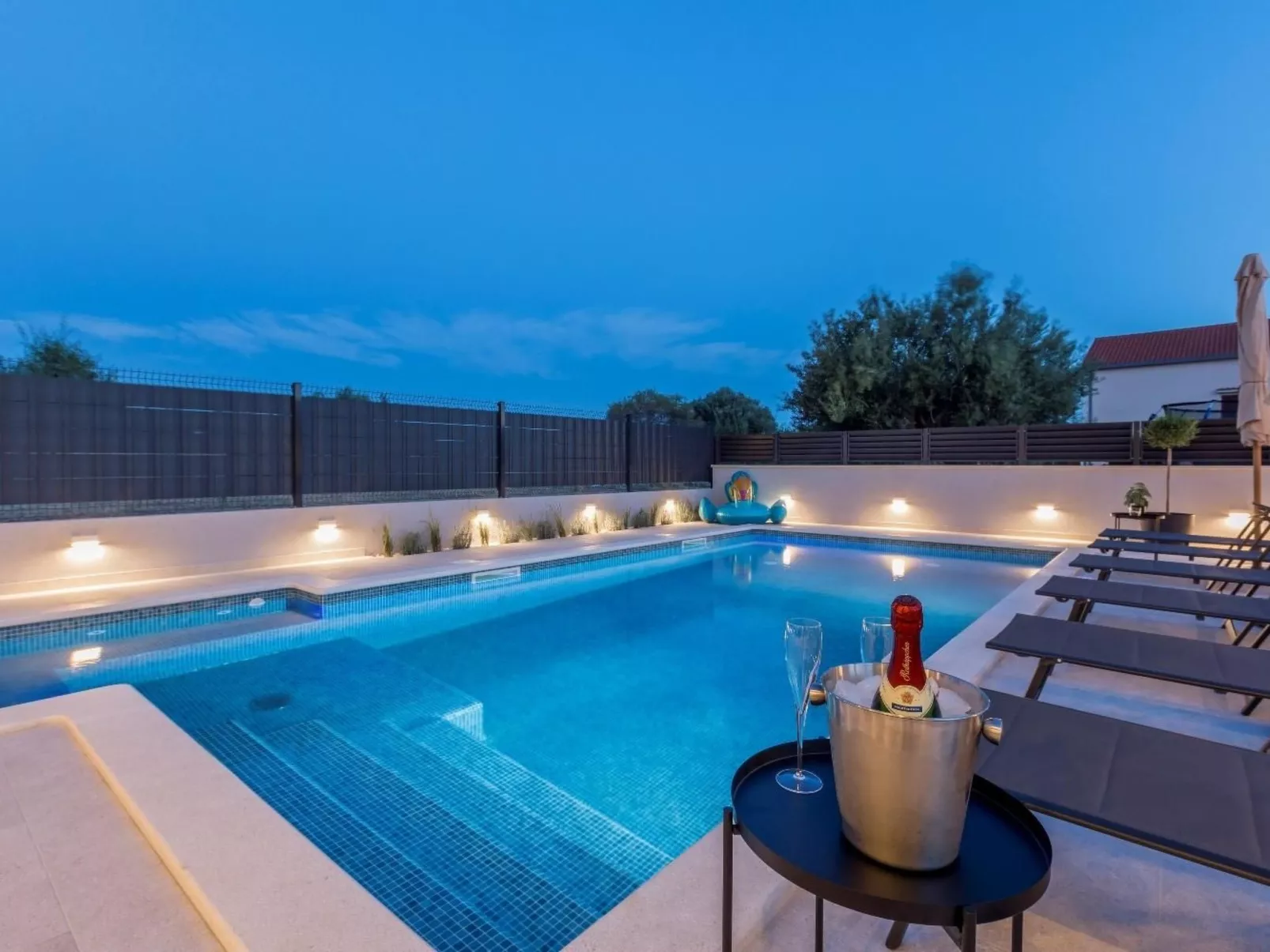 Villa Diana, modern gestaltet, in Dograde