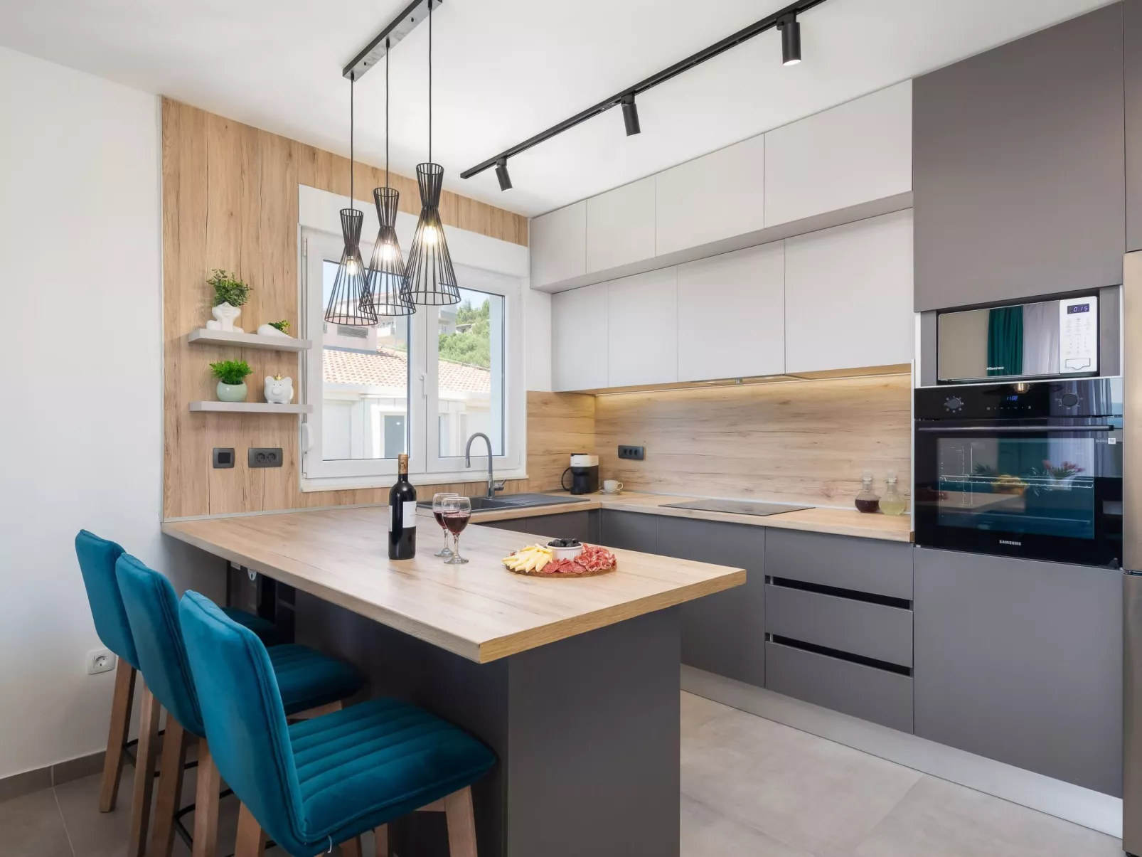 Supreme Penthouse-Image-tags.info