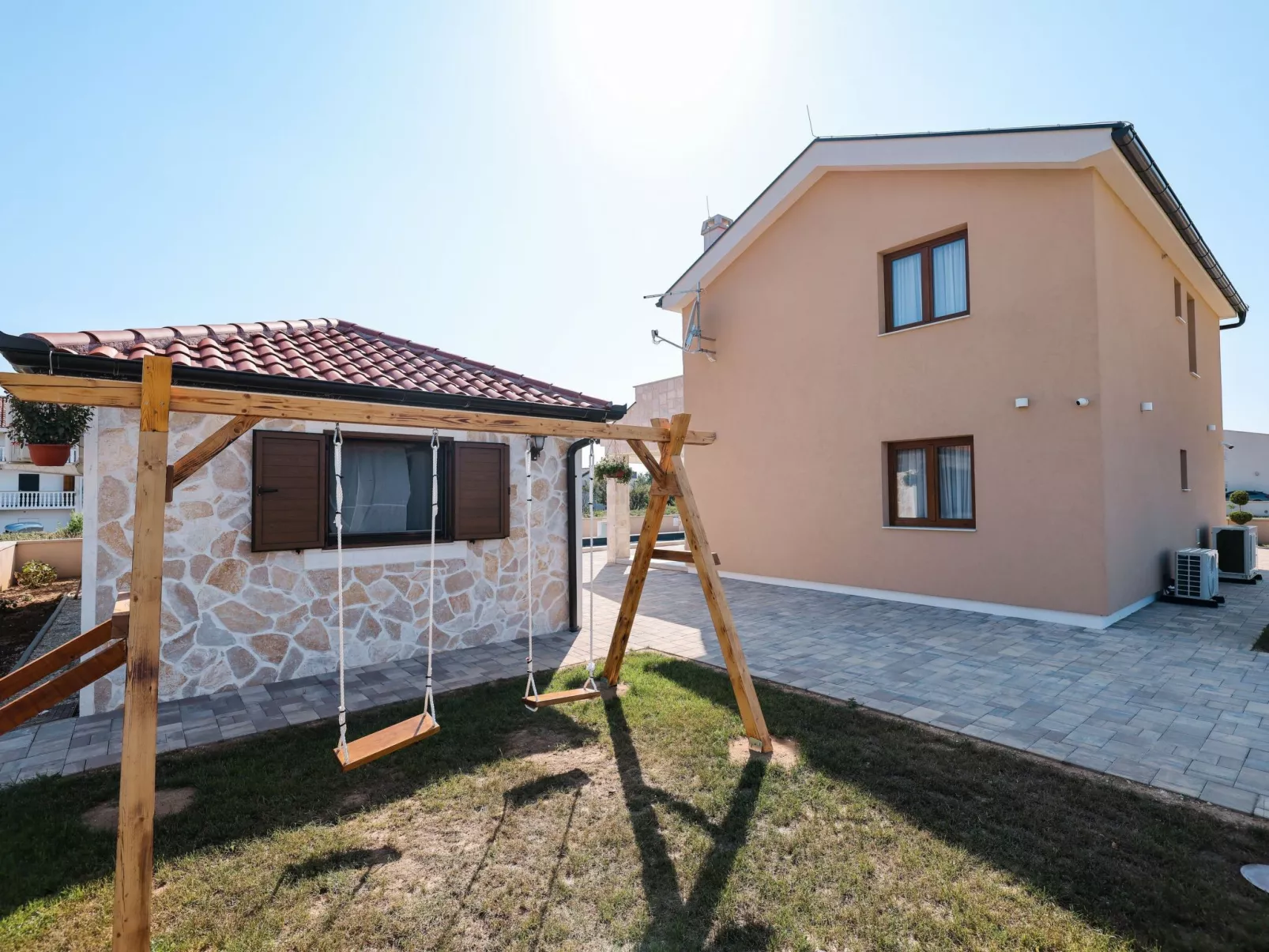 Villa mit beheiztem Pool in der Nähe des Meeres-TA Leut Agency-Outside