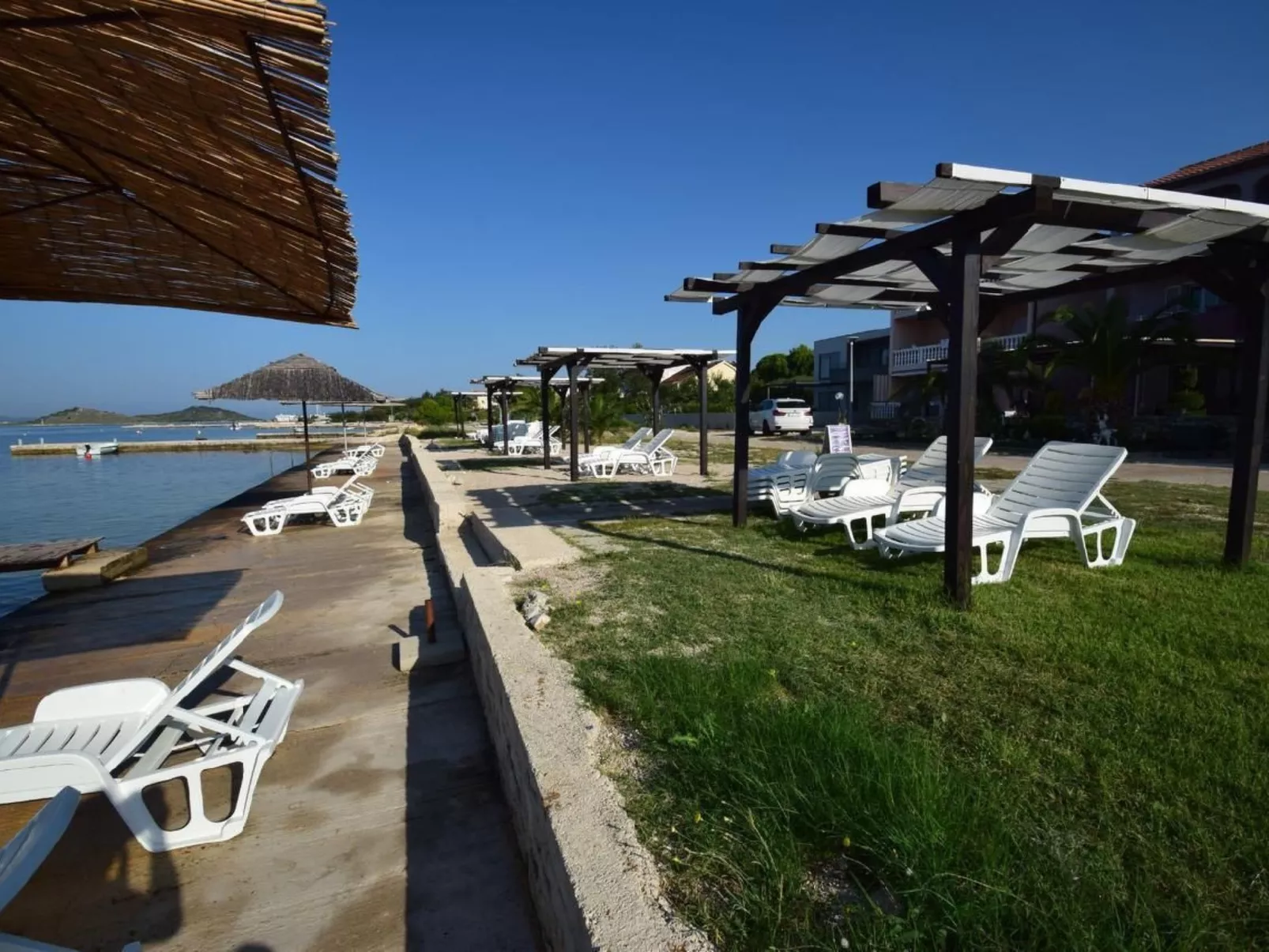 In Turanj mit Grill und Terrasse-Draußen