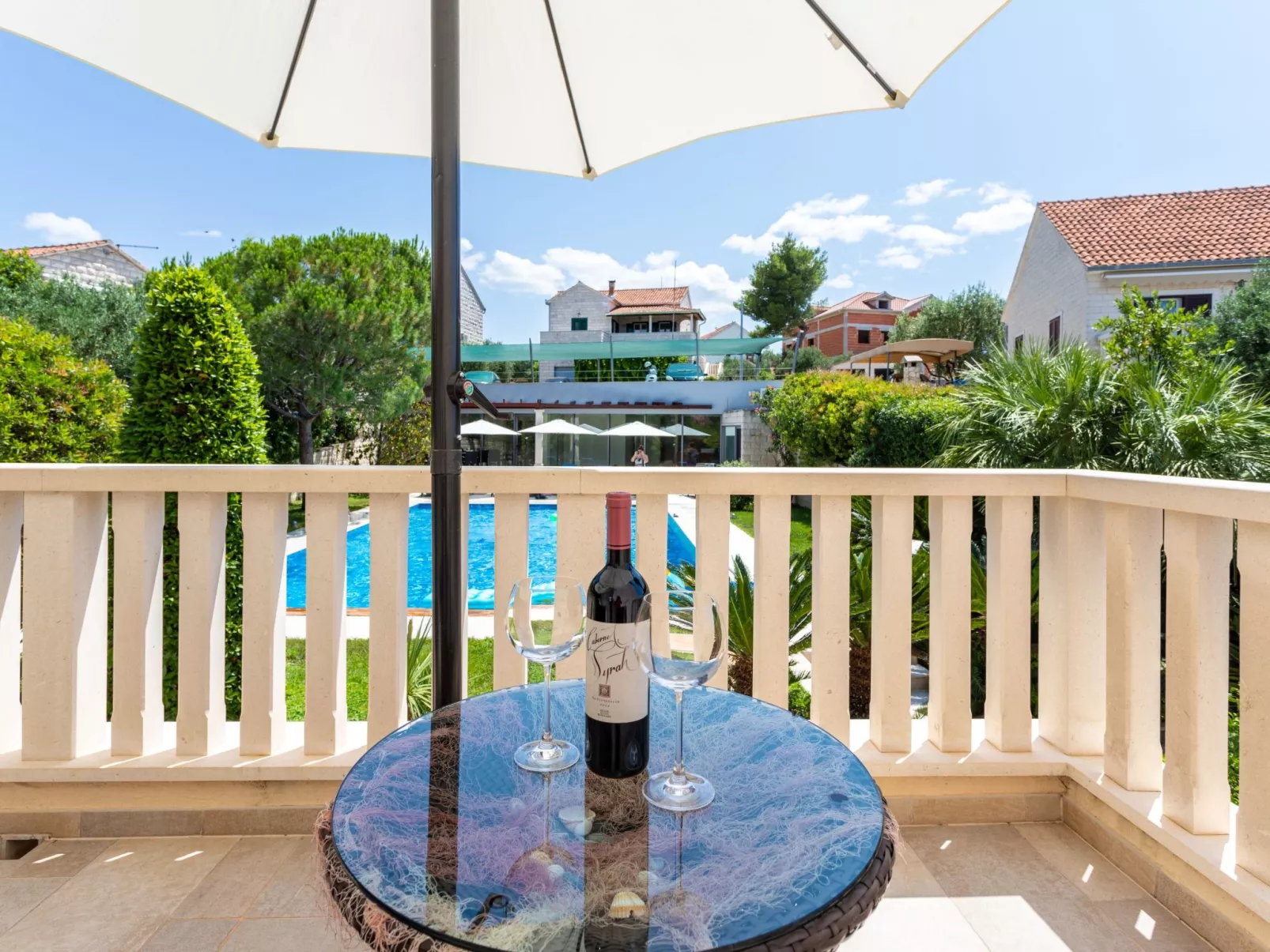 Helle Studio-Ferienwohnung mit Sonnenbalkon