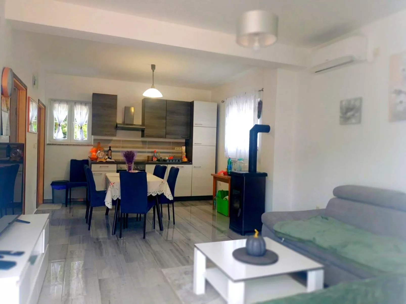 "Waldhaus" in der Nähe des Strandes