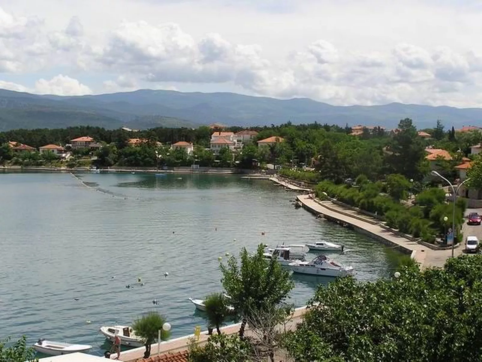 Für 2 Personen  + 1 Kind ca. 30 m&sup2; in Šilo, Adriaküste Kroatien (Kroatisch