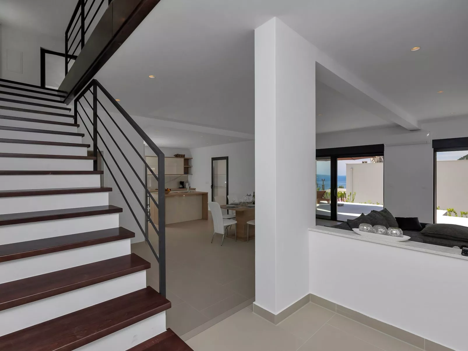 Villa "E"-Image-tags.info