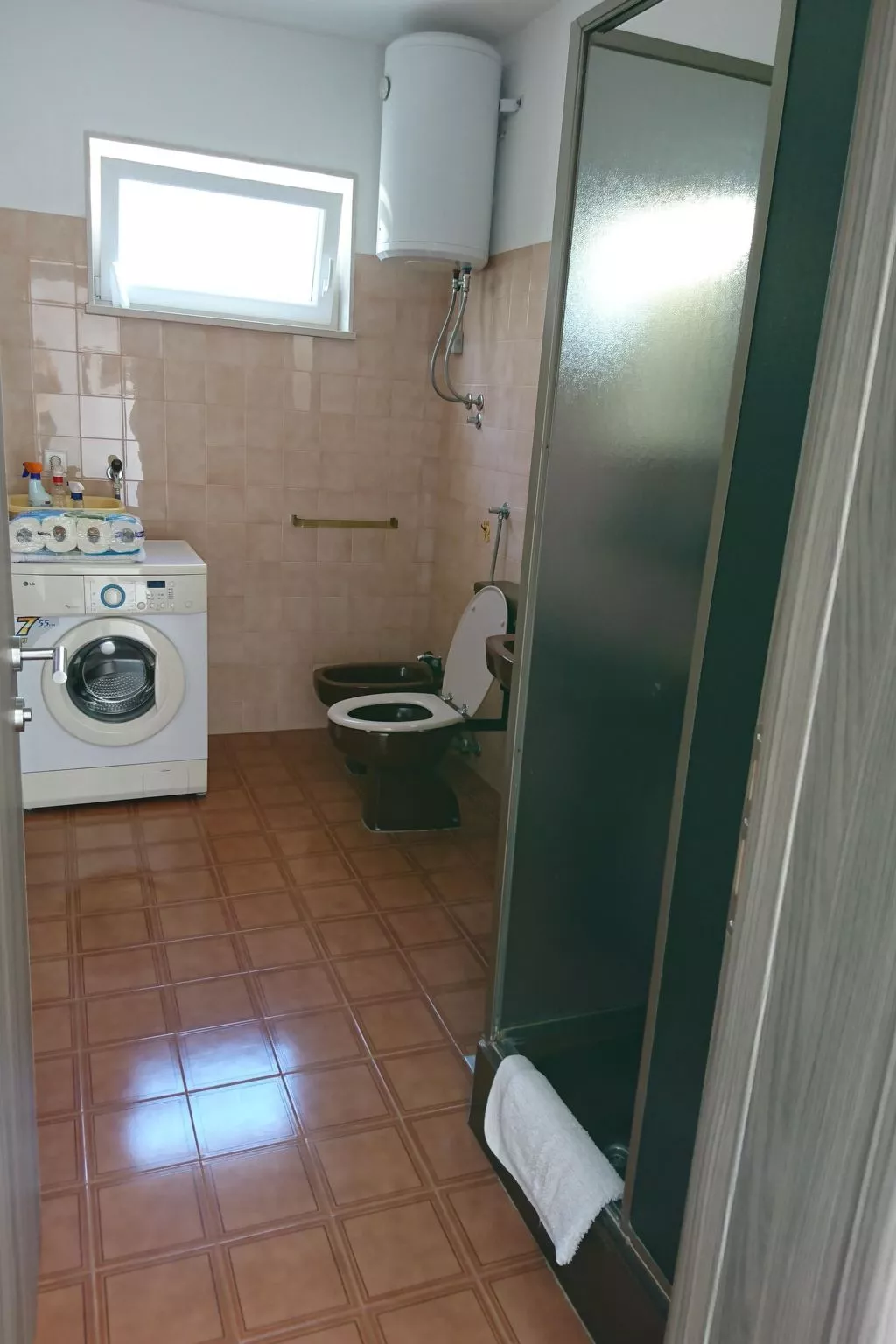 "Maya 1" mit Blick auf das Wasser-Image-tags.info