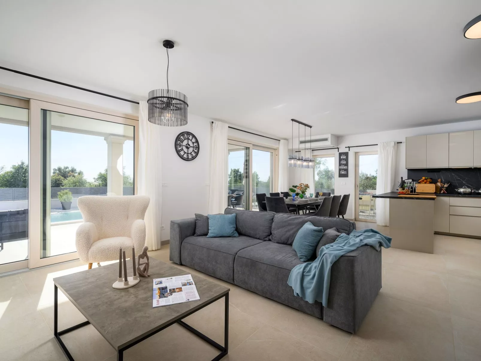 „Villa Natalia“ mit Meerblick-Dedans