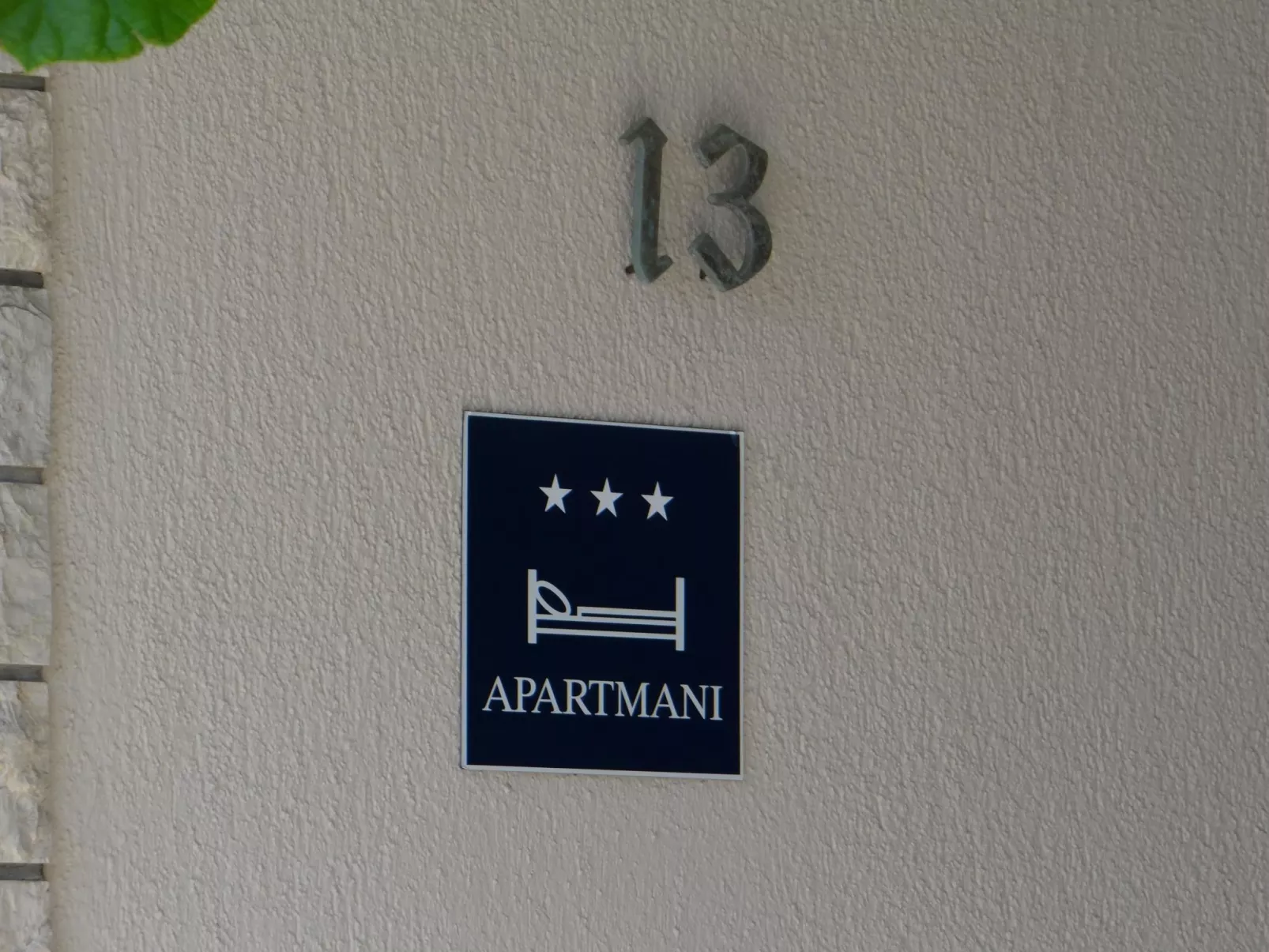 Appartement mit Balkon-Outside