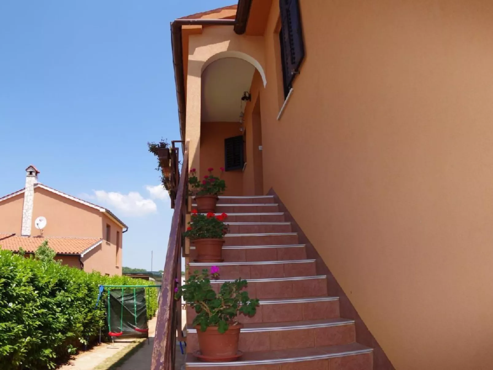 Mit privatem Pool und Garten-Dehors