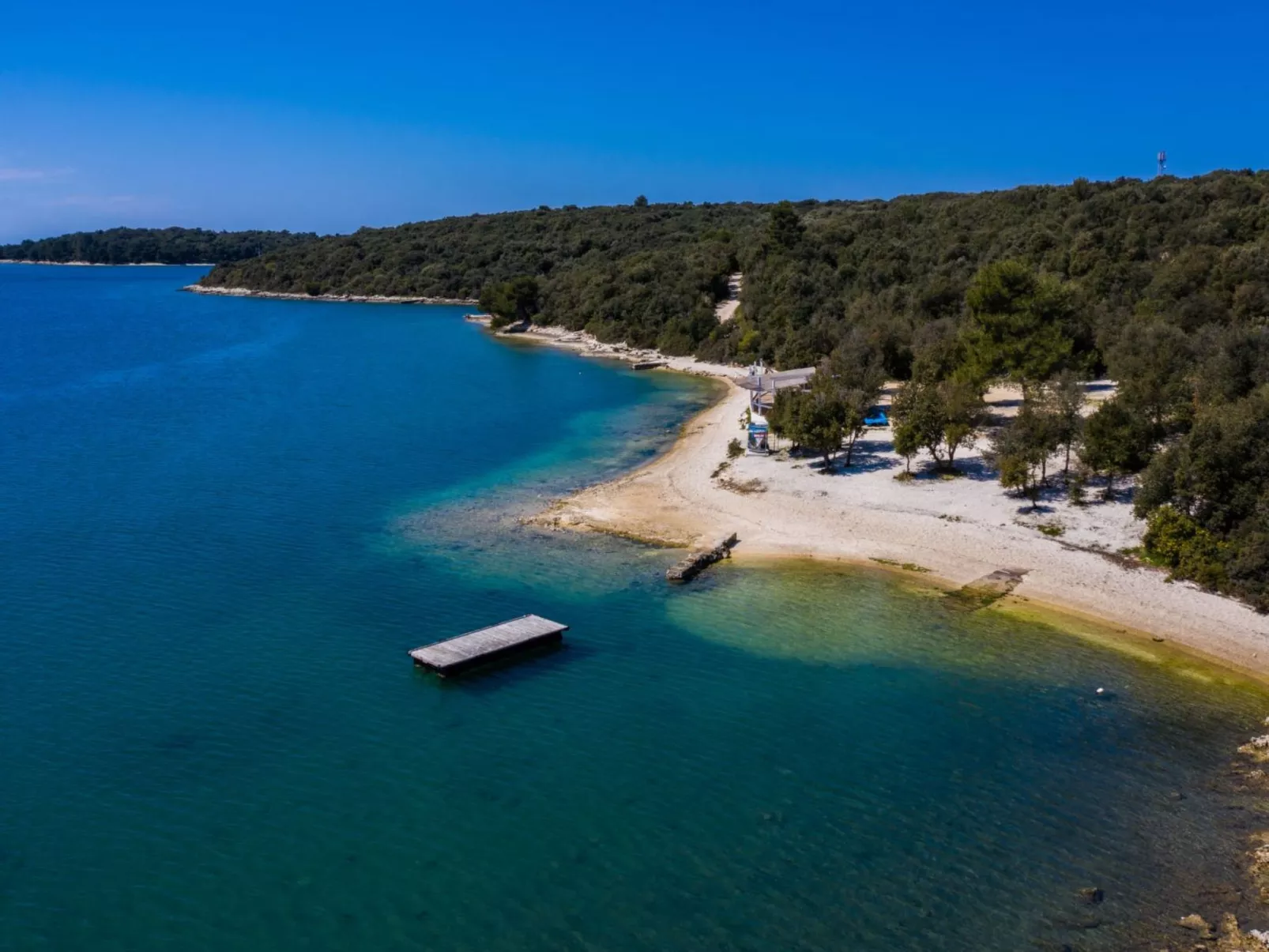 Elegantes Familienappartement mit privatem Pool-Dehors