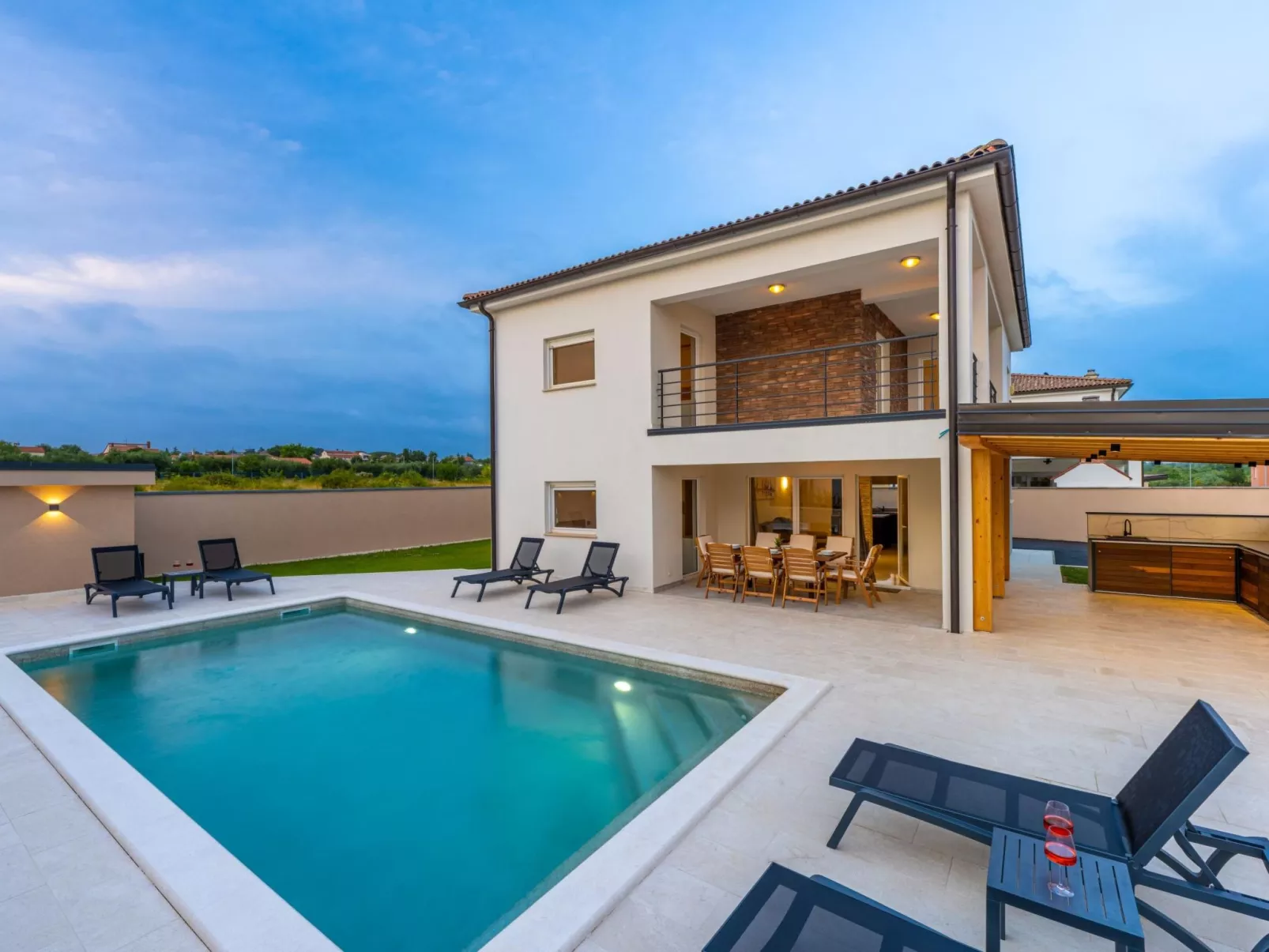 Ferienvilla "Villa Dvor" mit privatem Pool