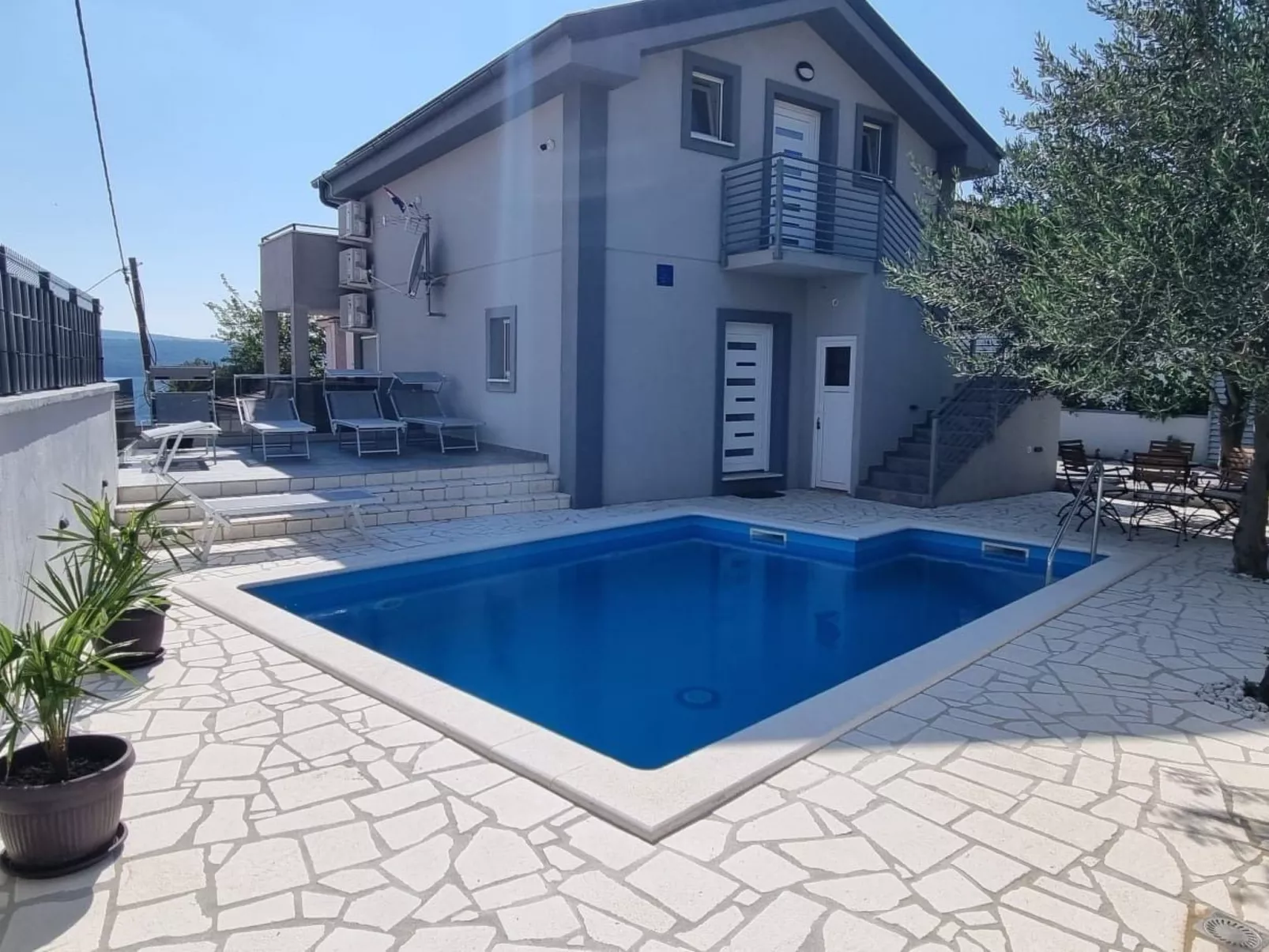 Villa mit beheiztem Pool mit Meerblick - TA Leut Agency-Outside