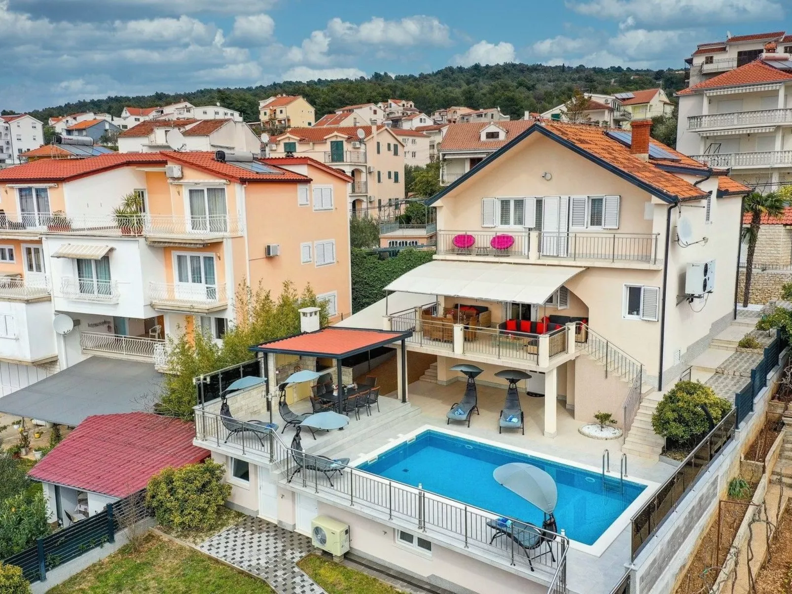 Villa Urban in Trogir mit privatem beheiztem Pool