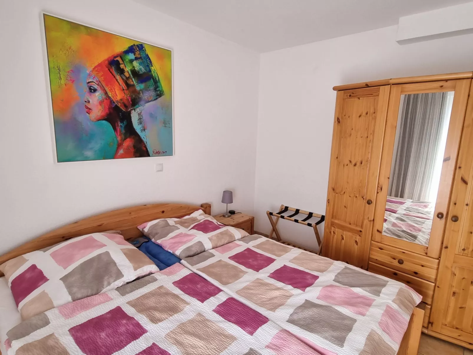 Gemütliche Ferienwohnung für zwei Personen mit sonniger Südterrasse-Drinnen