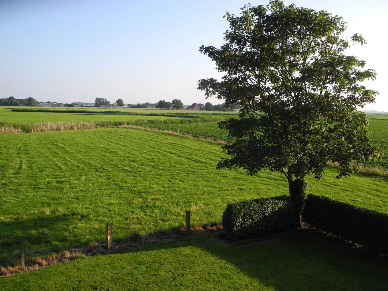 Geräumiges Ferienhaus mit Garten und Weitblick-Dehors